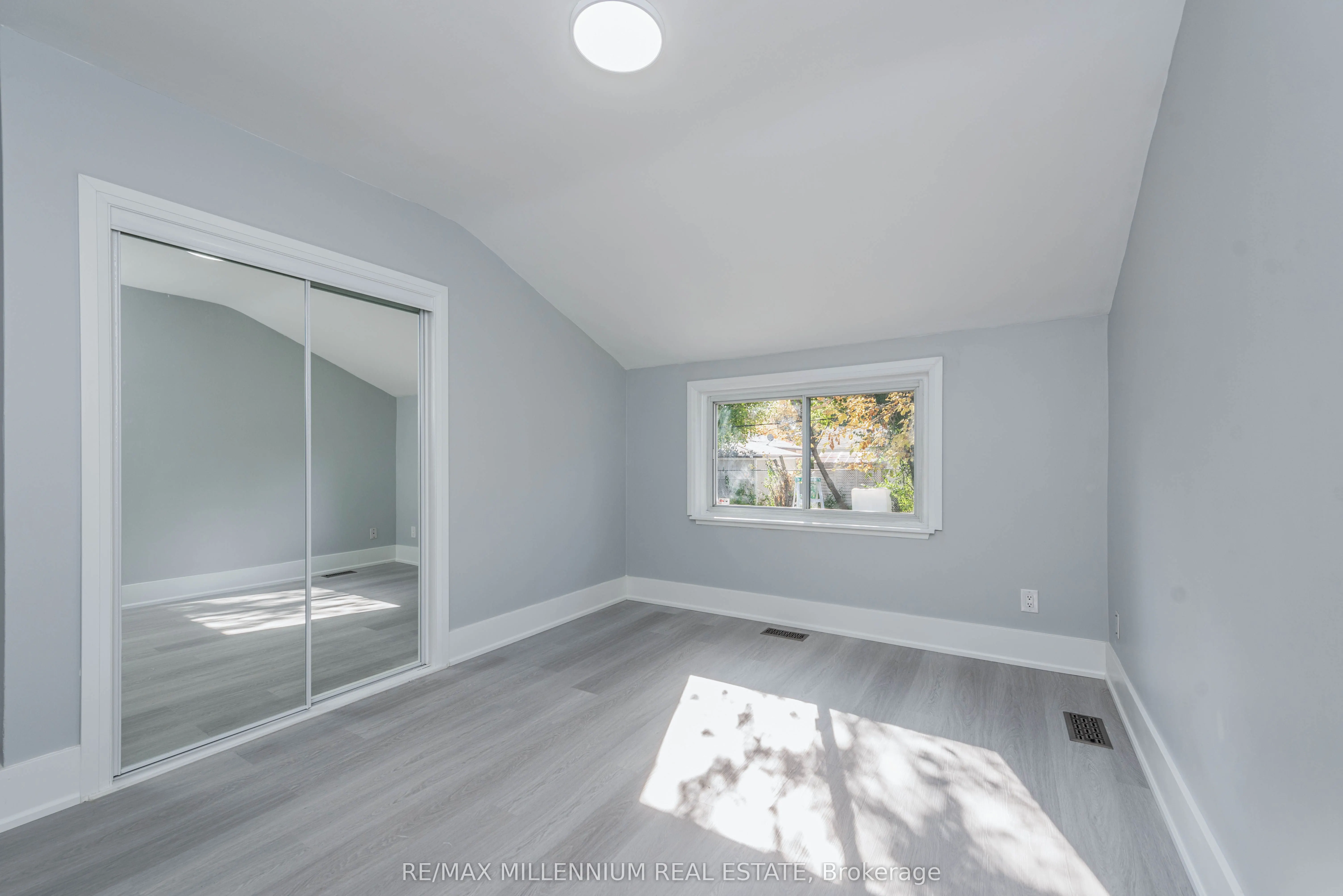 76 Raylawn Crescent
