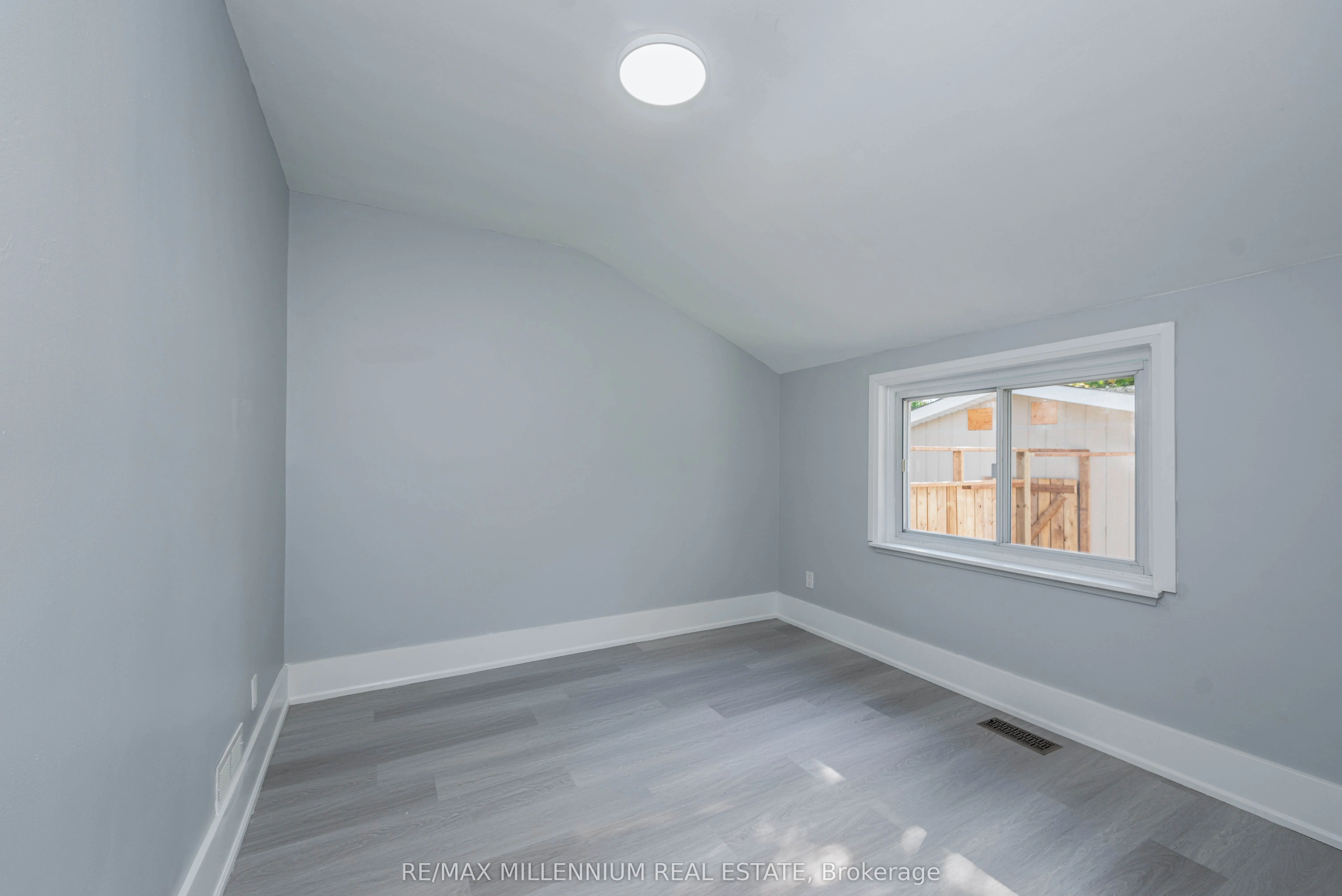 76 Raylawn Crescent