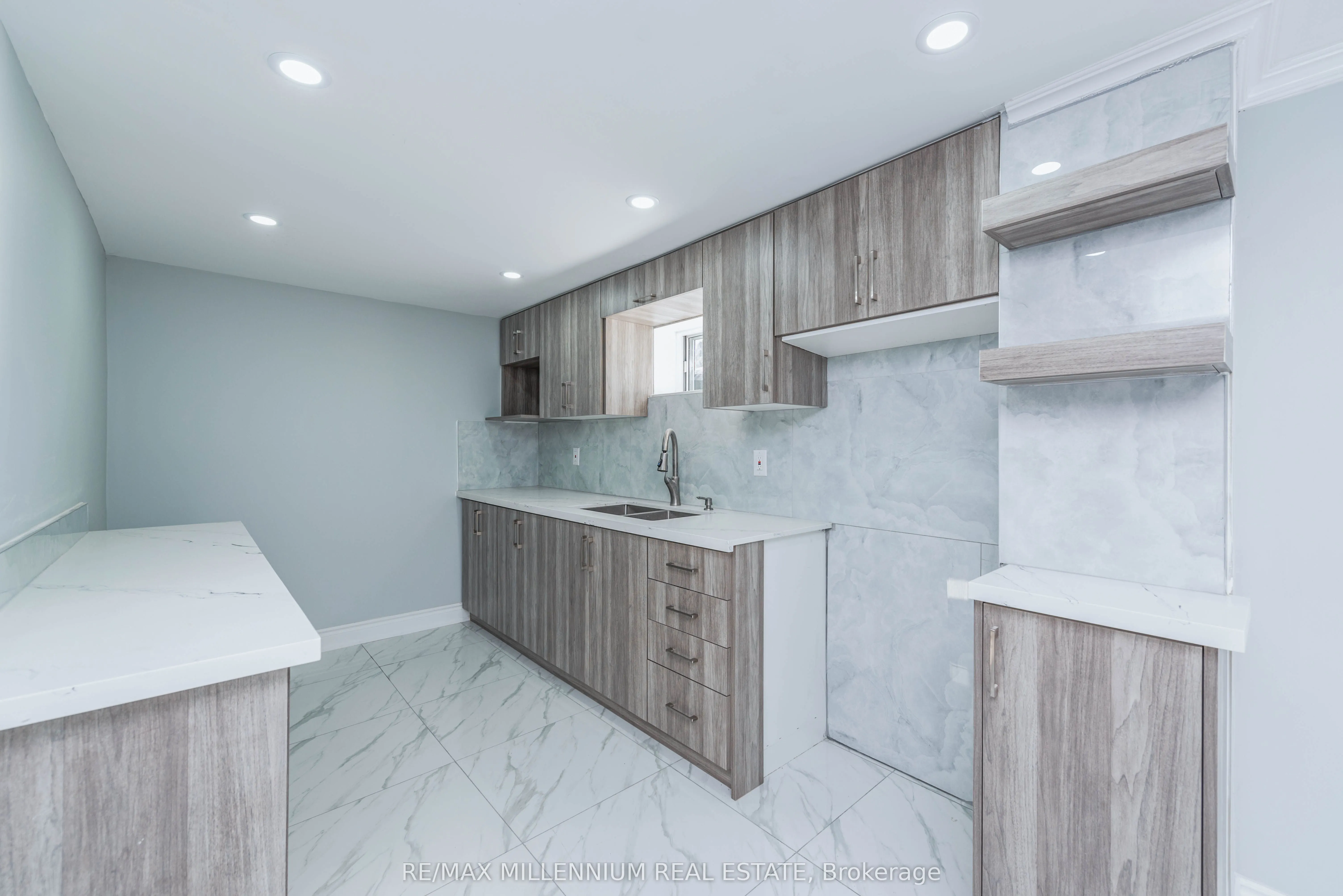 76 Raylawn Crescent