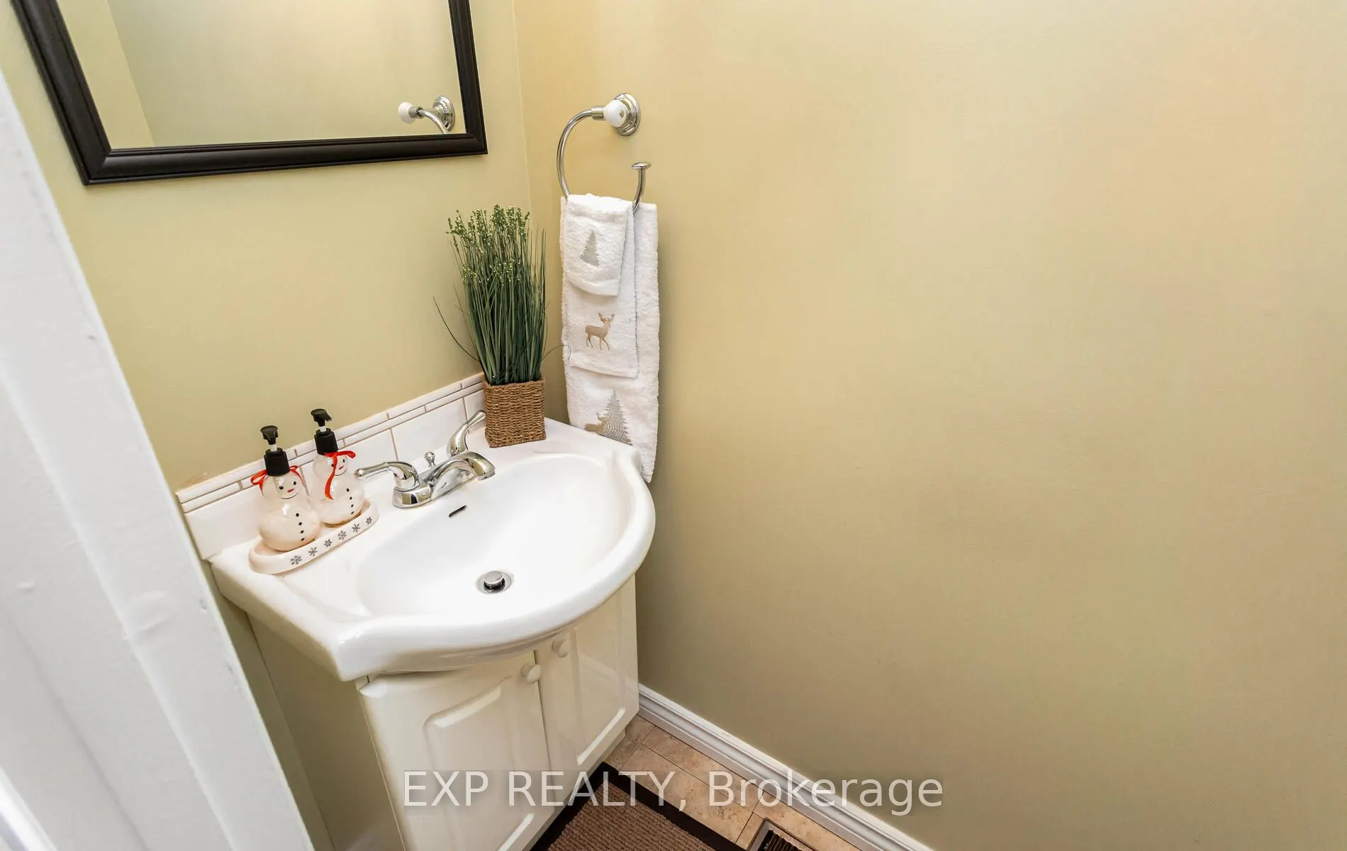 491 ONTARIO Street N, #65