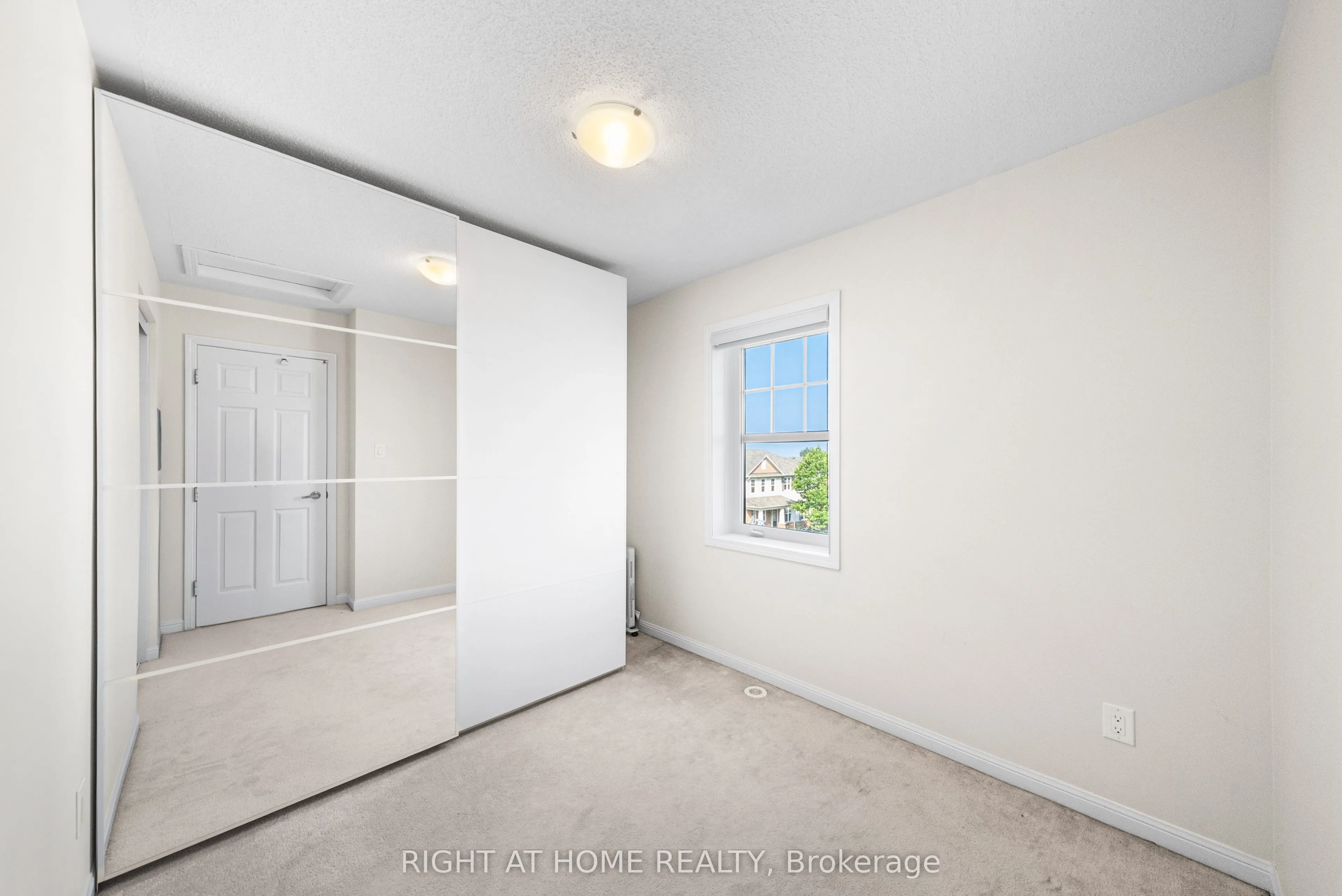 291 Woodley Crescent