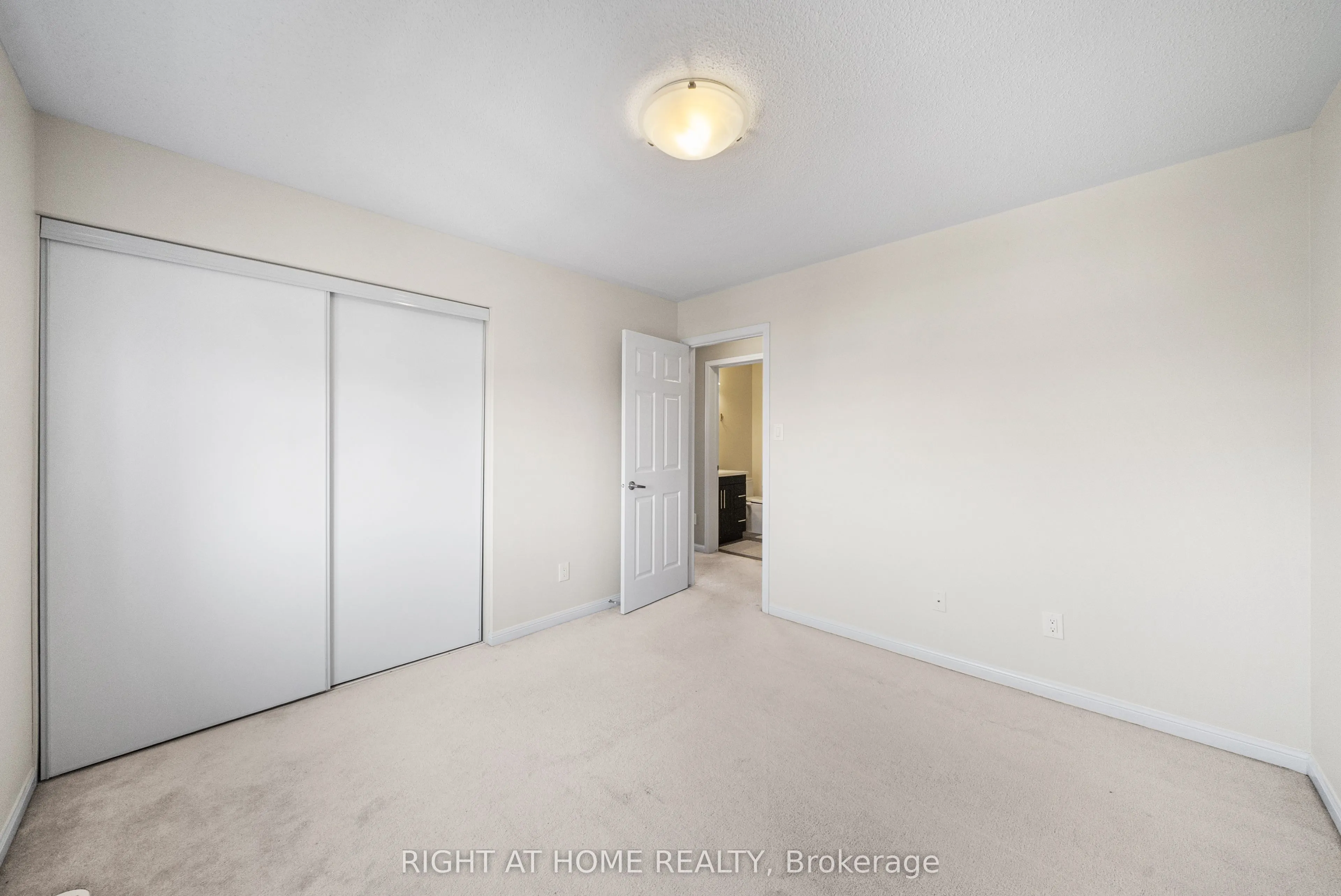 291 Woodley Crescent