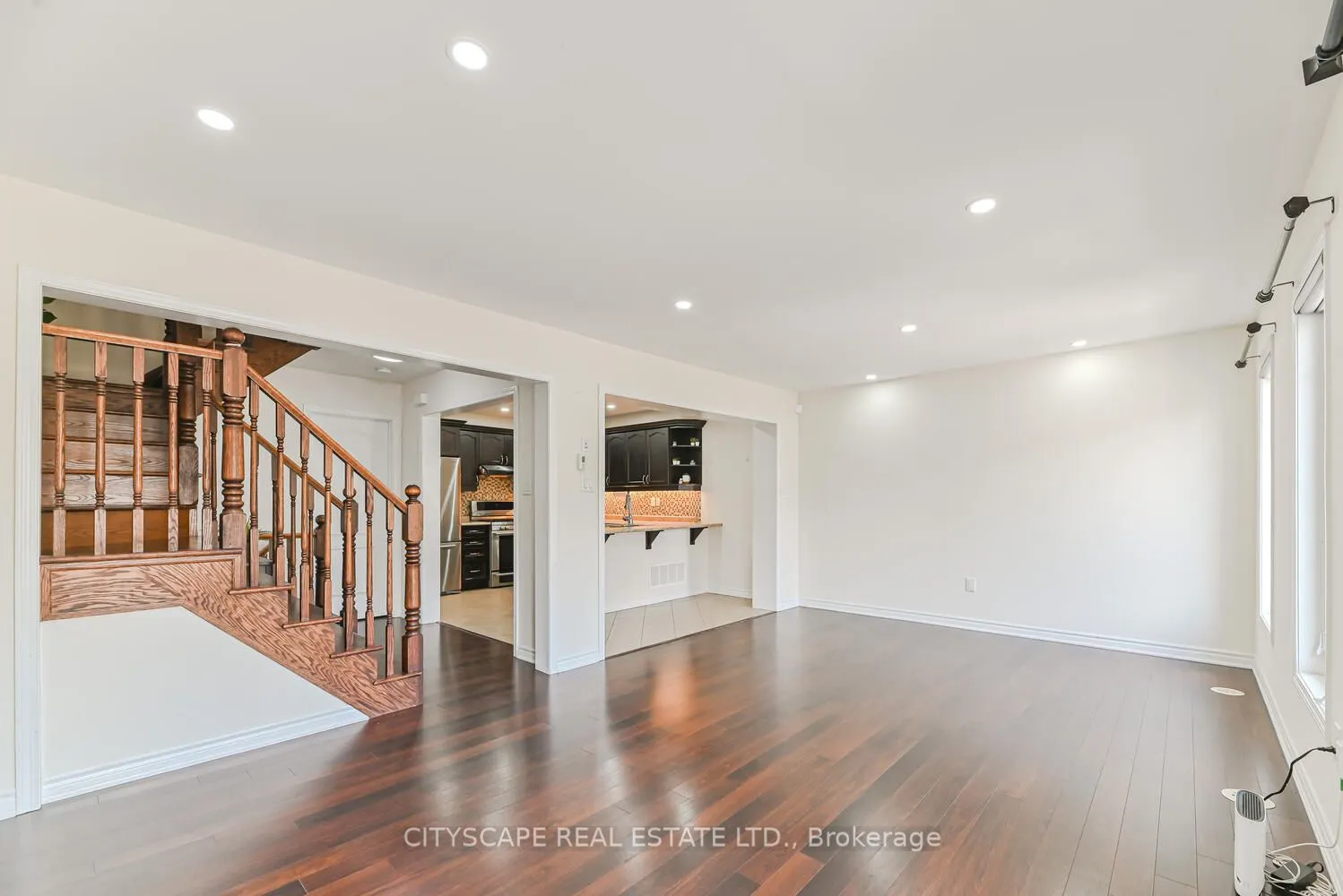 553 Pharo Point