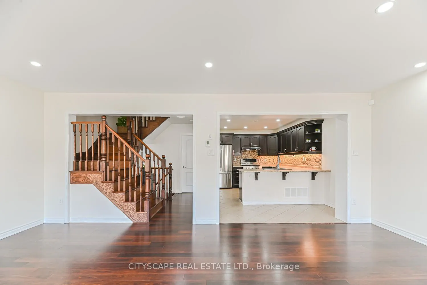 553 Pharo Point