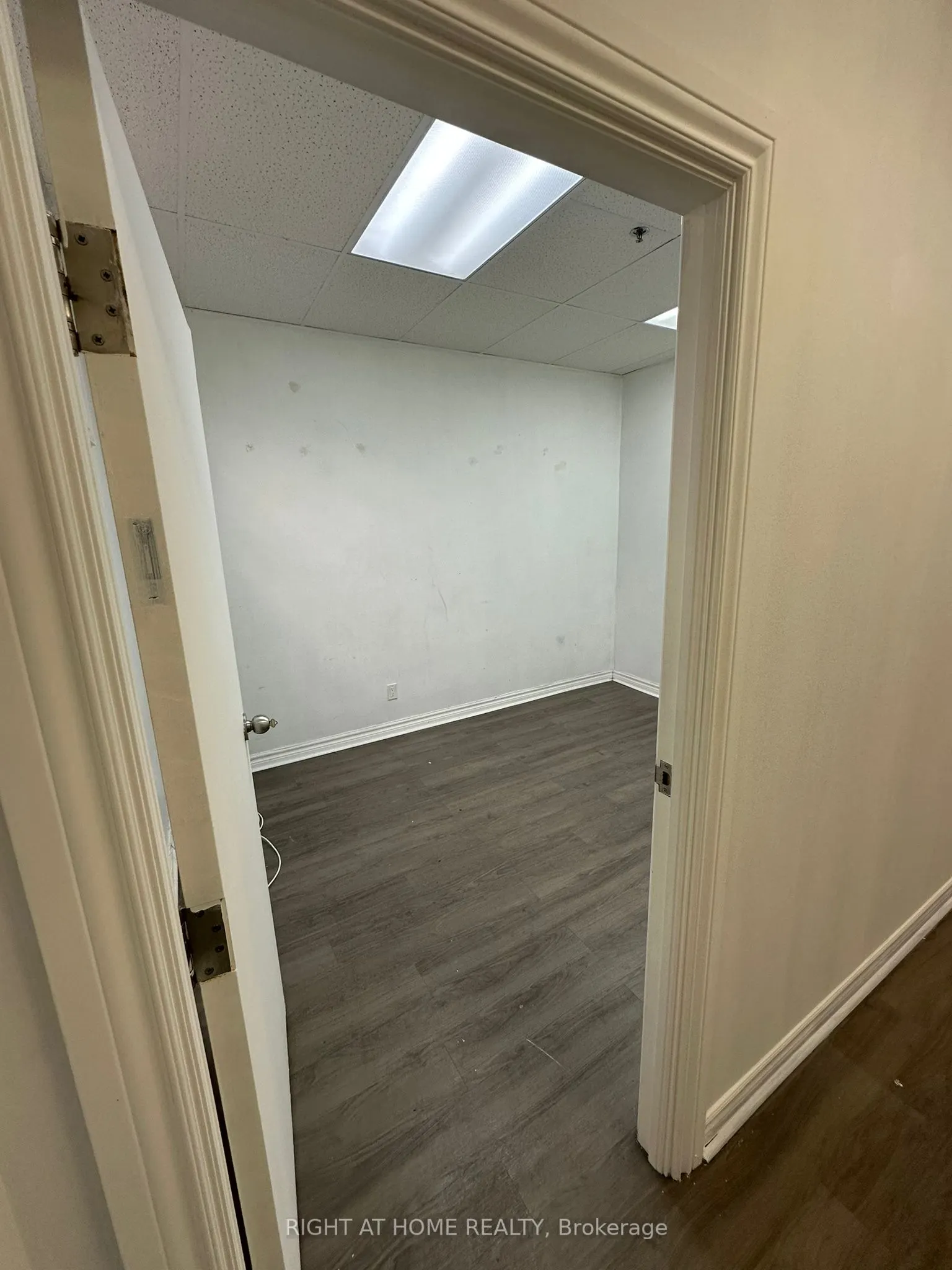 1278 St.Clair Avenue W, #5