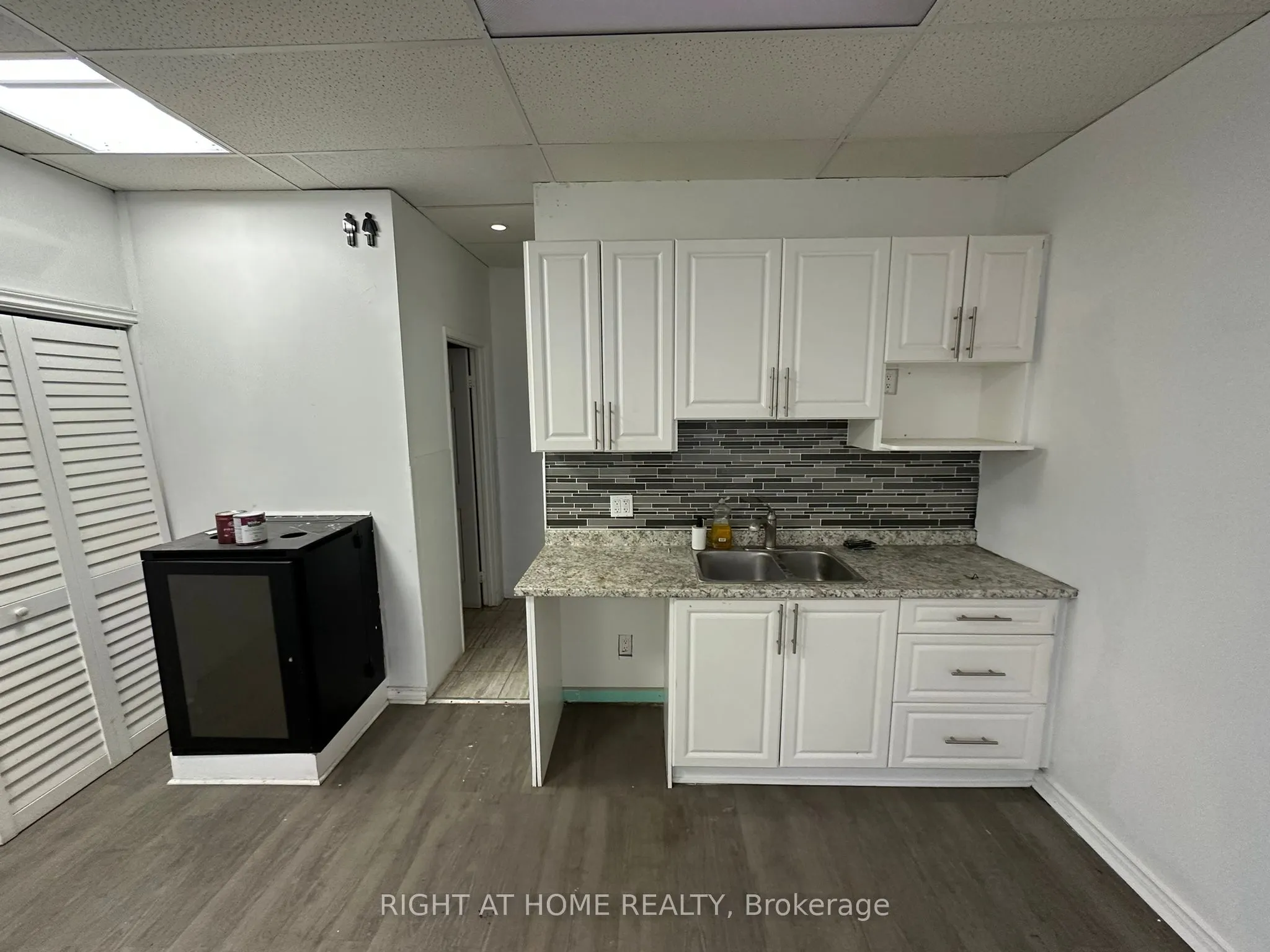 1278 St.Clair Avenue W, #5