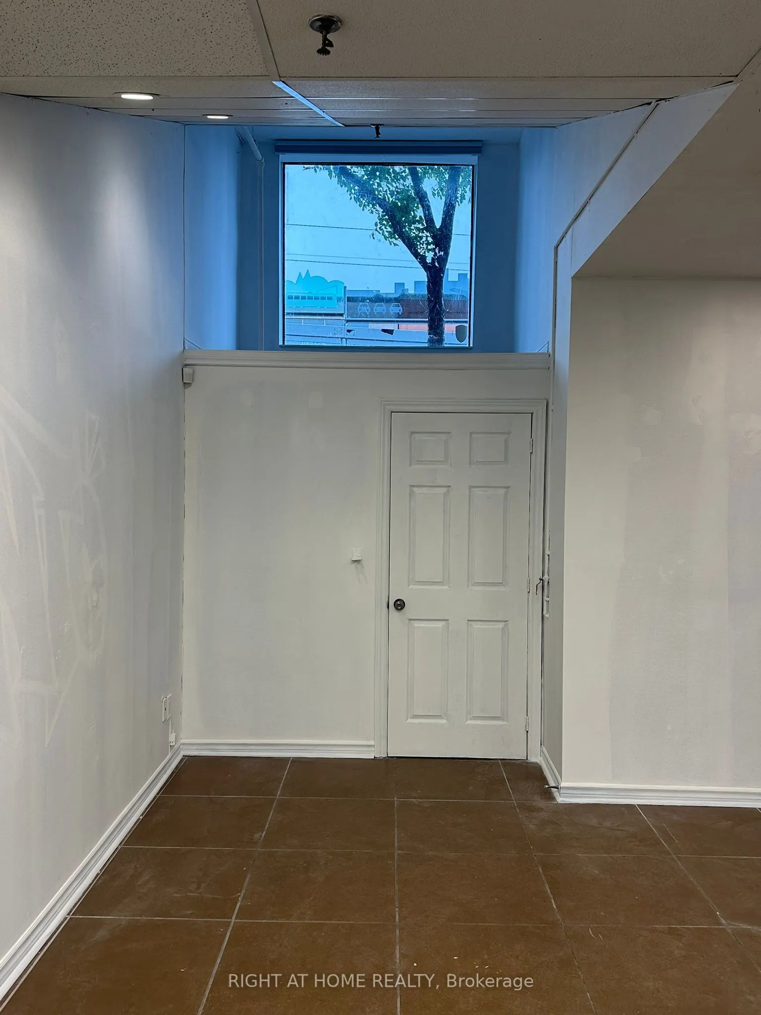 1278 St.Clair Avenue W, #5