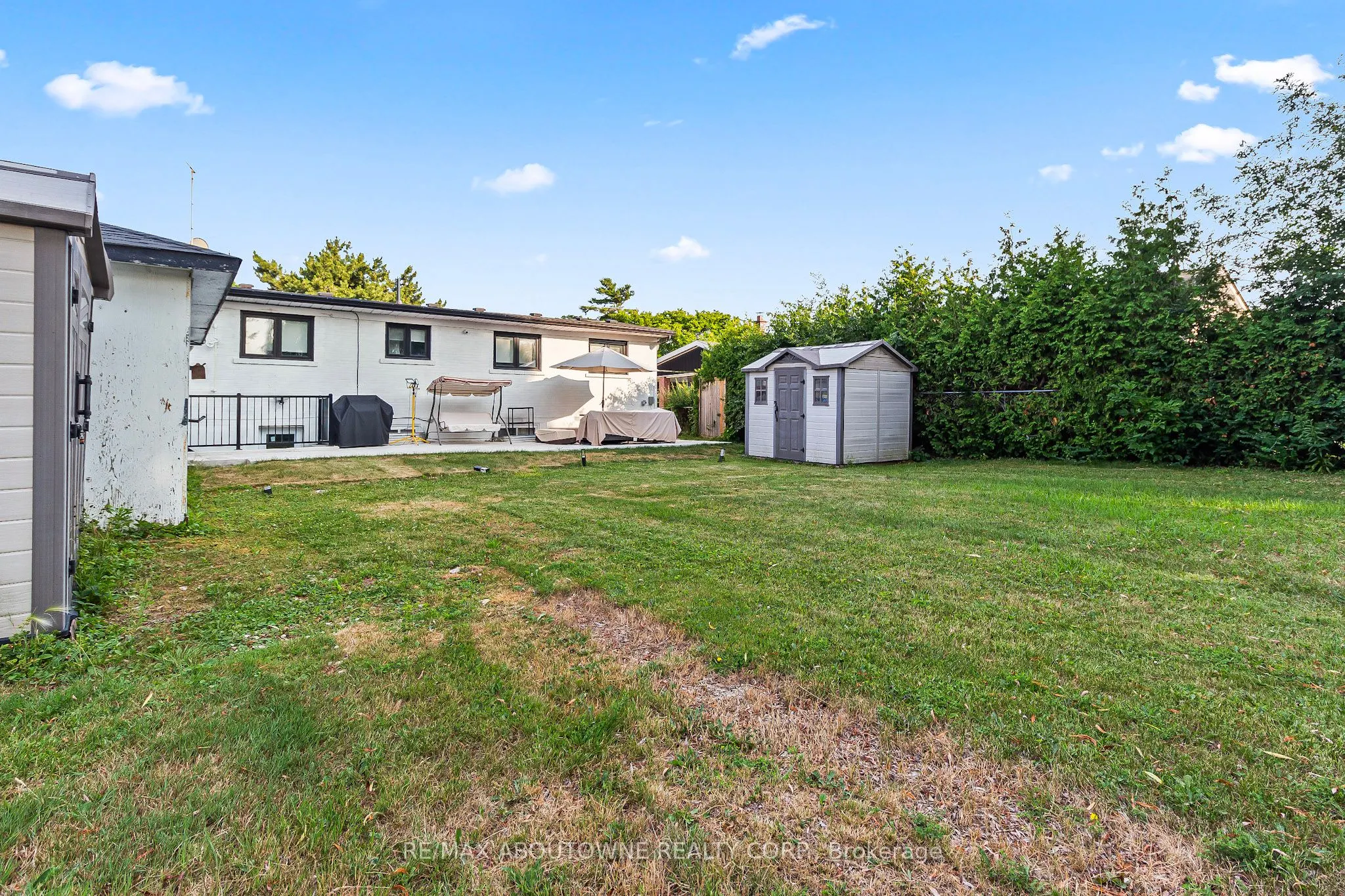 523 Pinegrove Road, #Lower