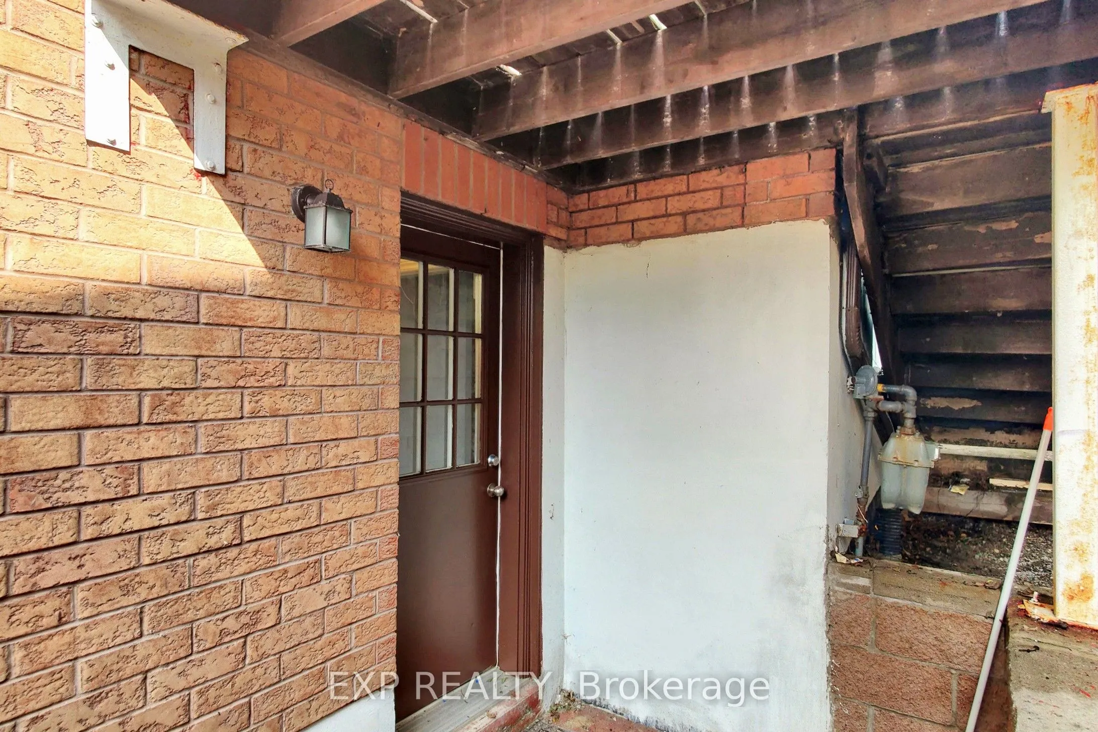 6 English Street