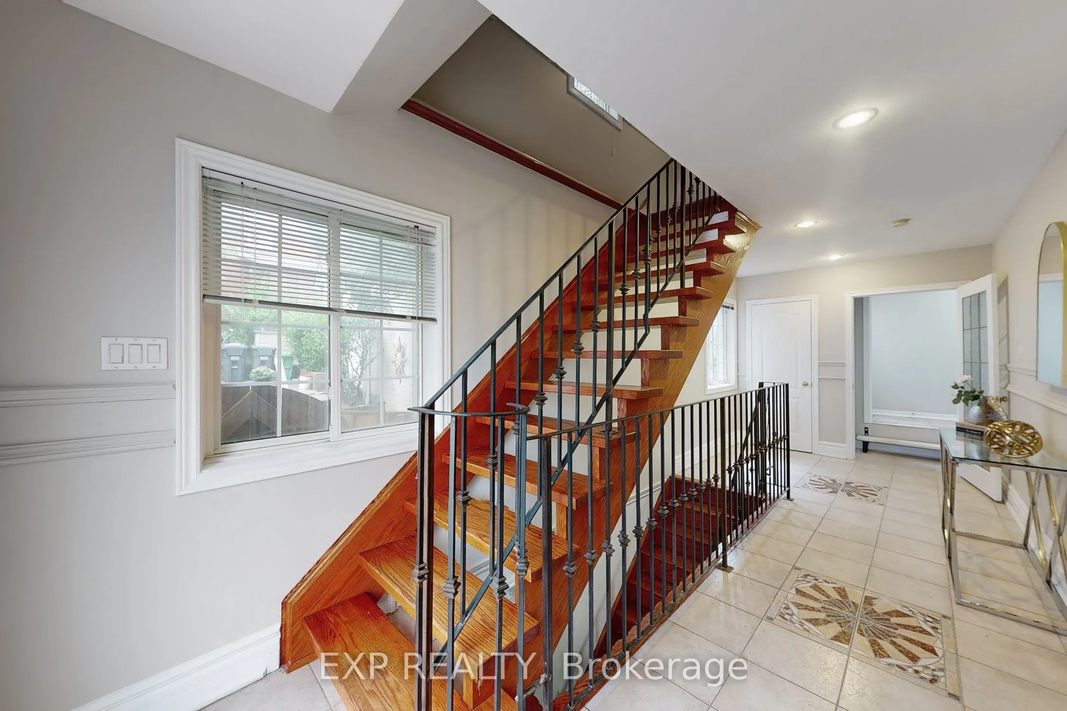 6 English Street
