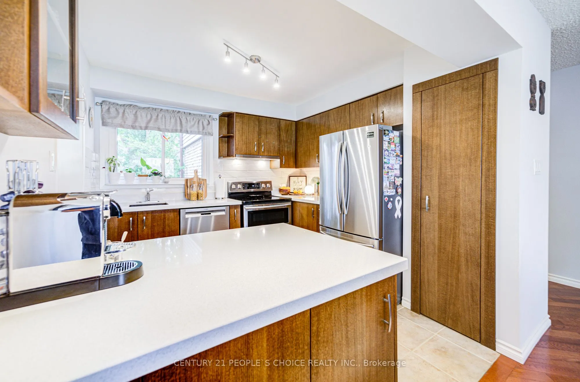 6842 Avila Road
