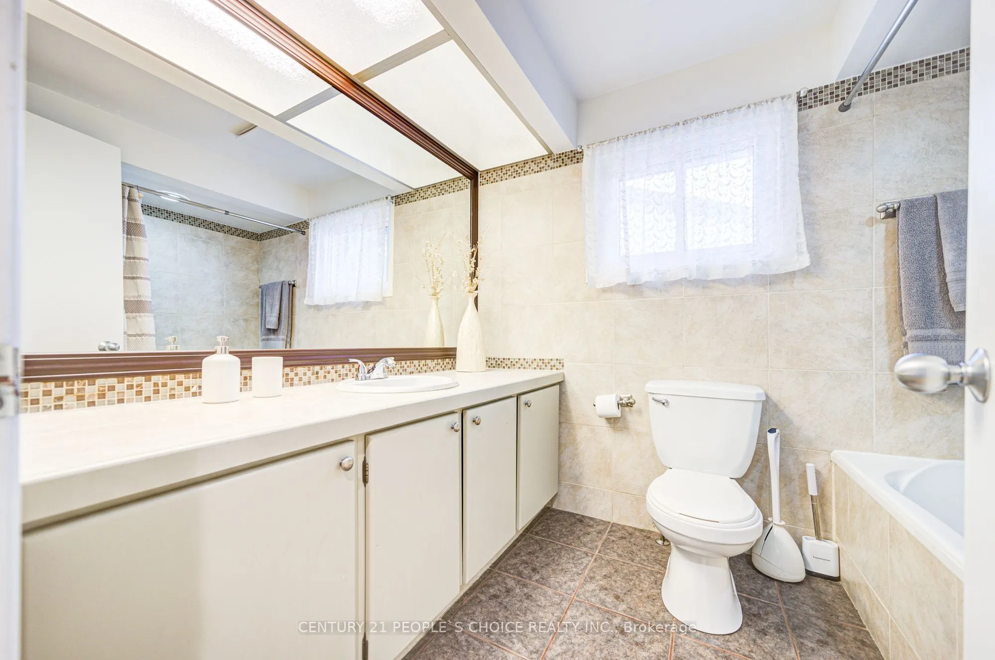 6842 Avila Road