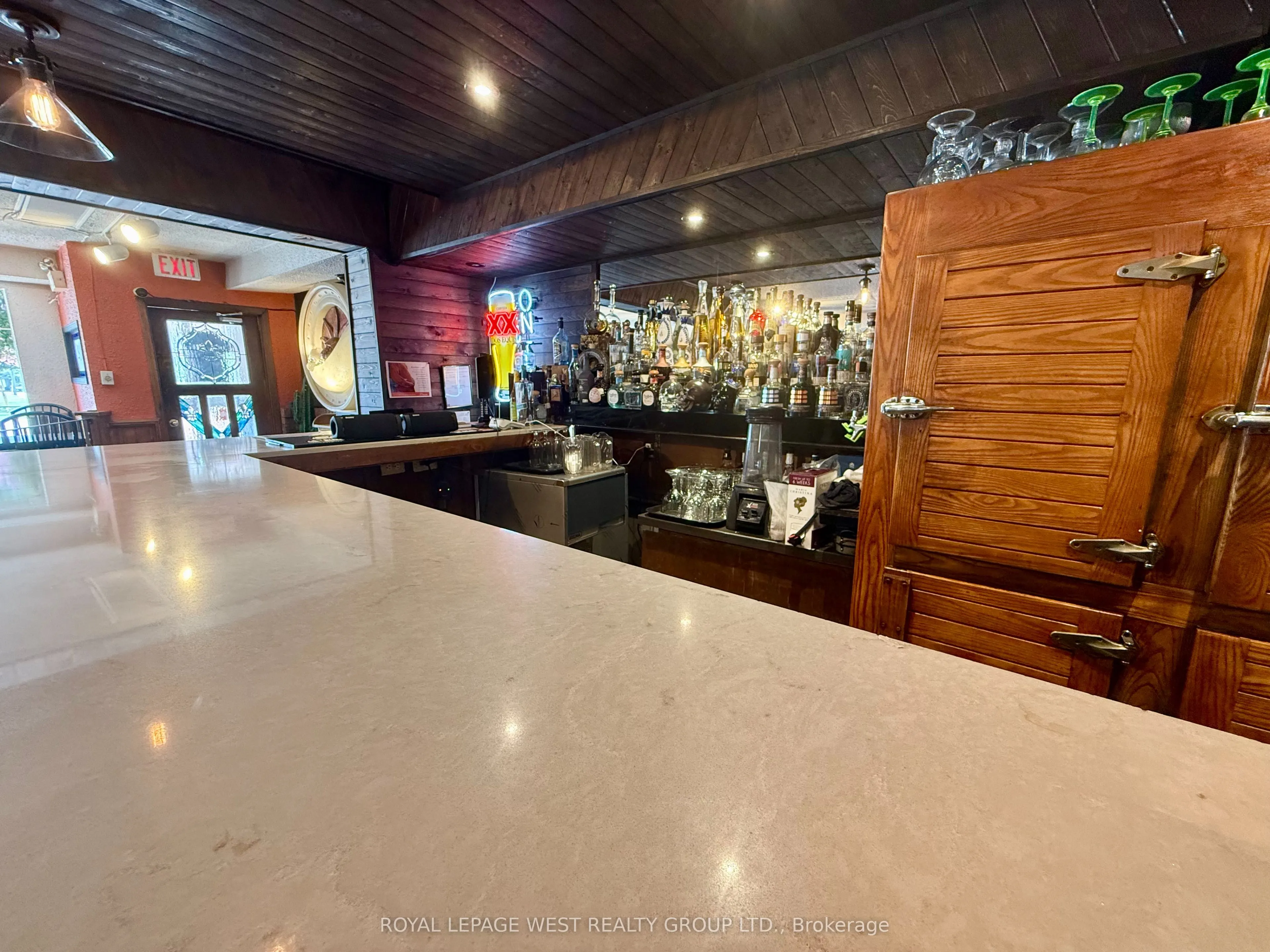 275 Queen Street S