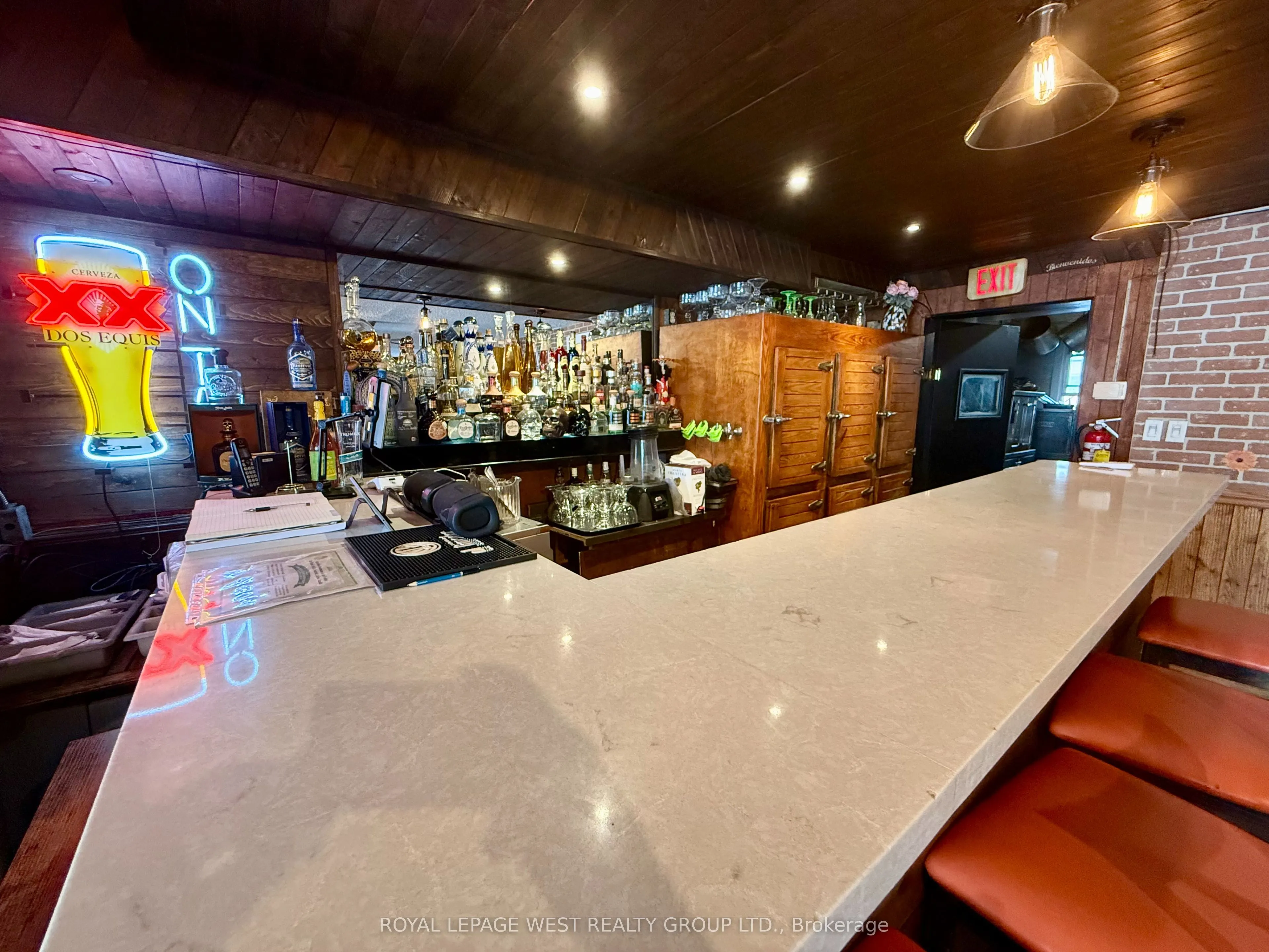 275 Queen Street S
