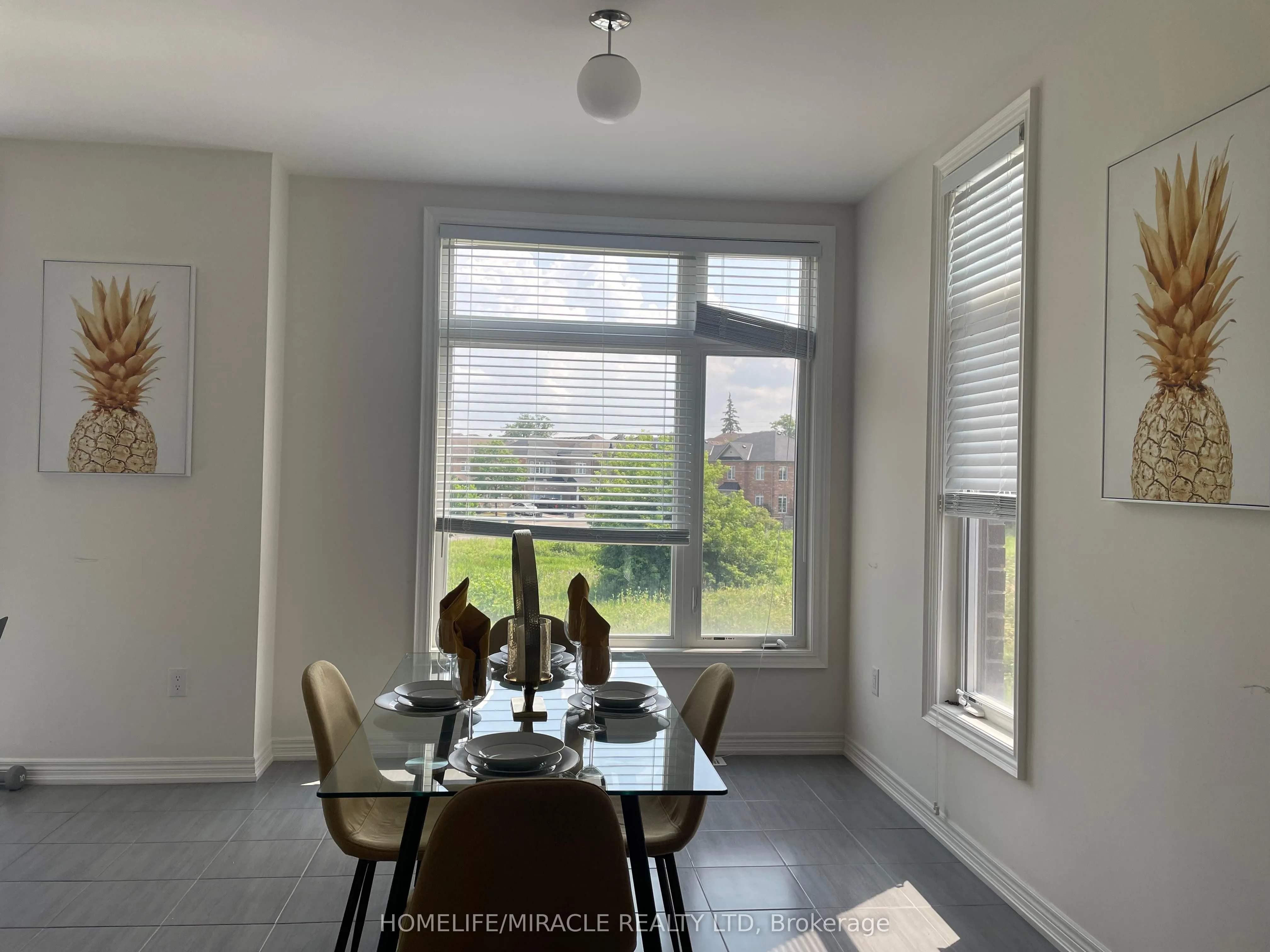 2 Queenpost Drive