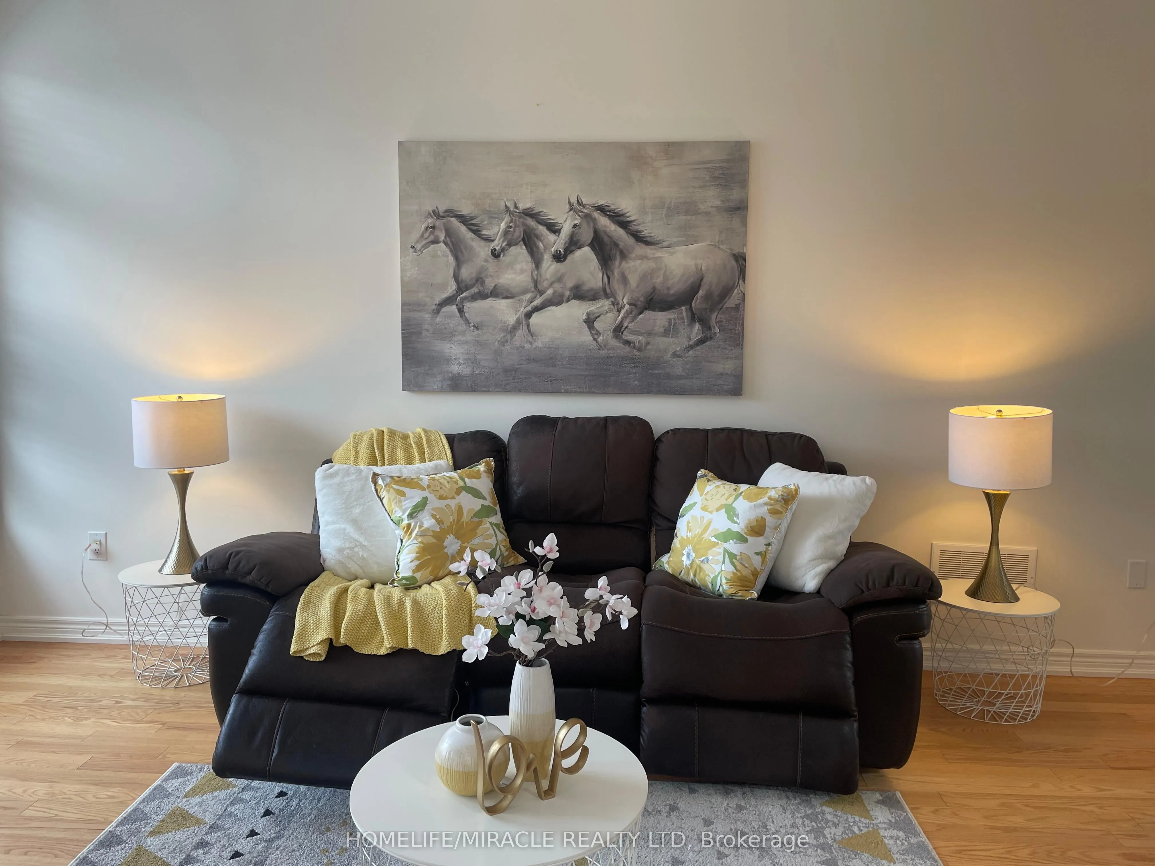 2 Queenpost Drive