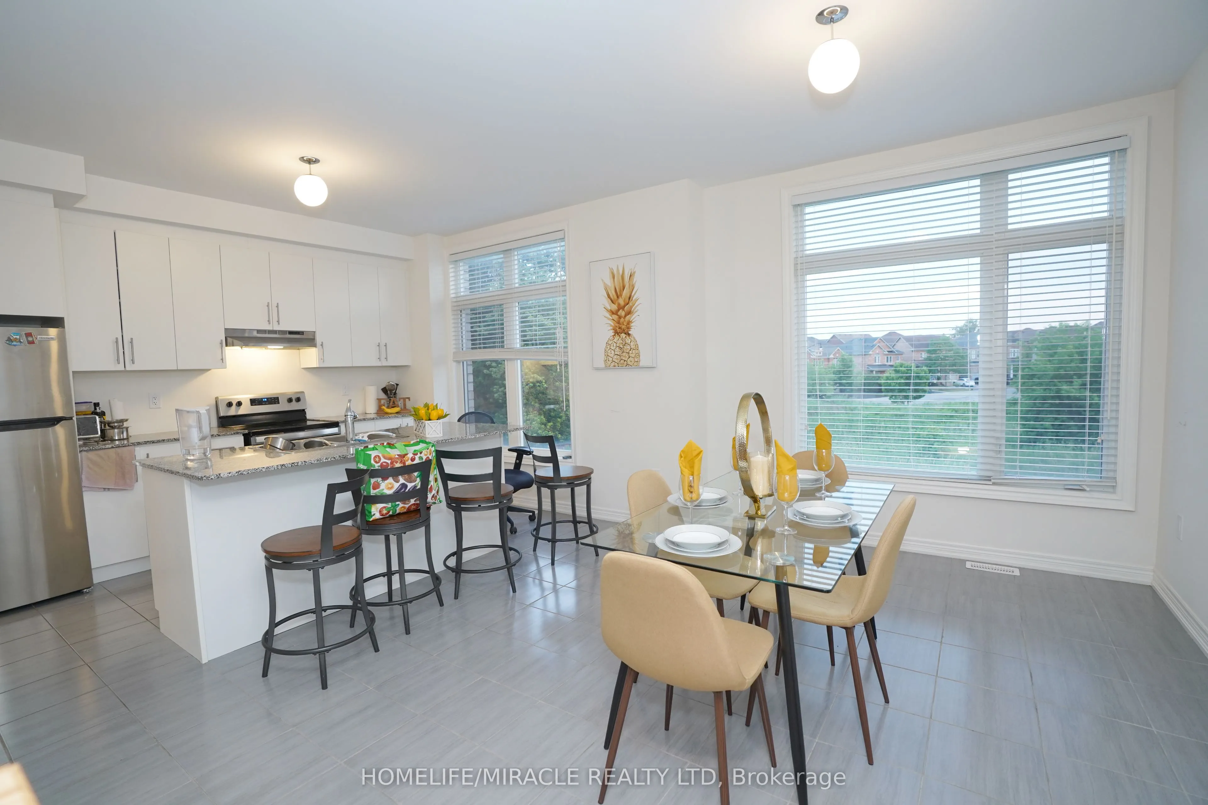 2 Queenpost Drive