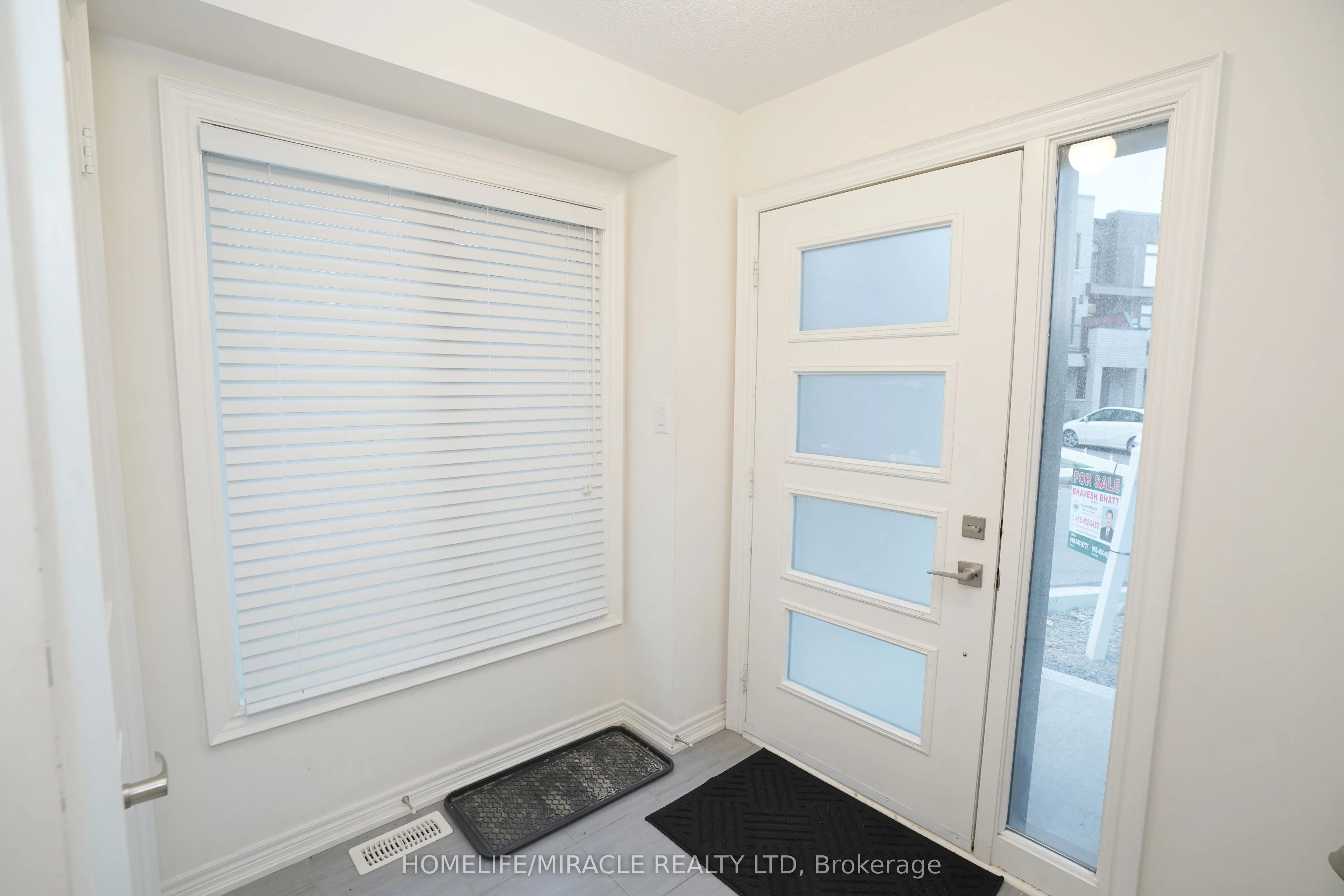 2 Queenpost Drive