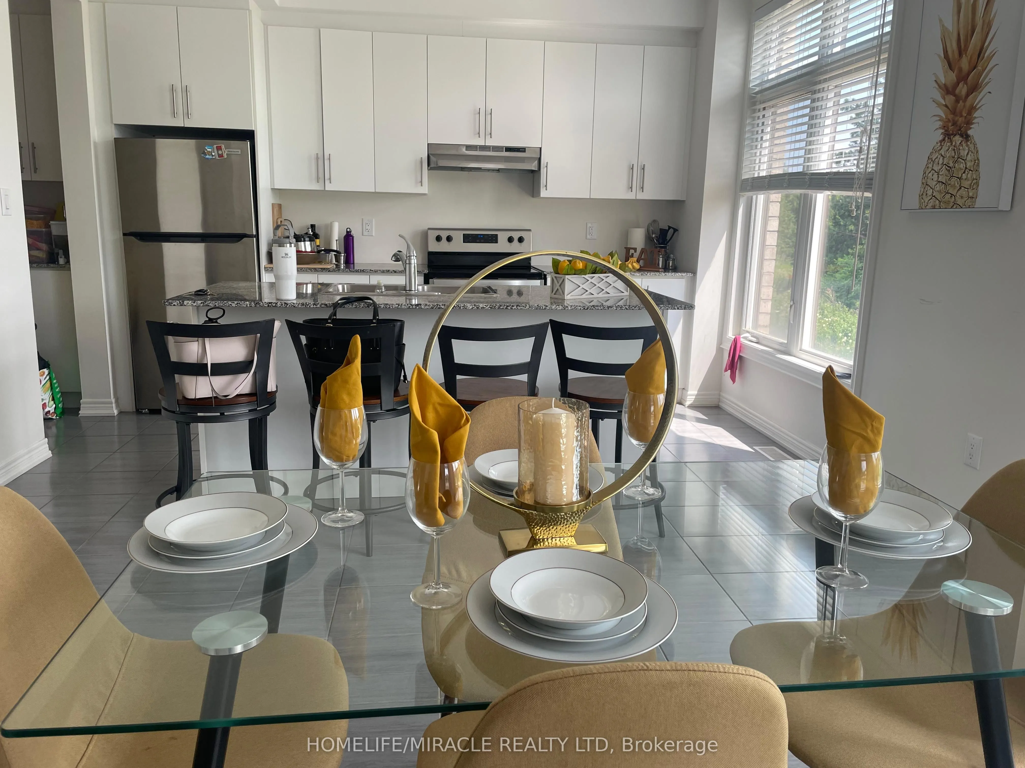 2 Queenpost Drive