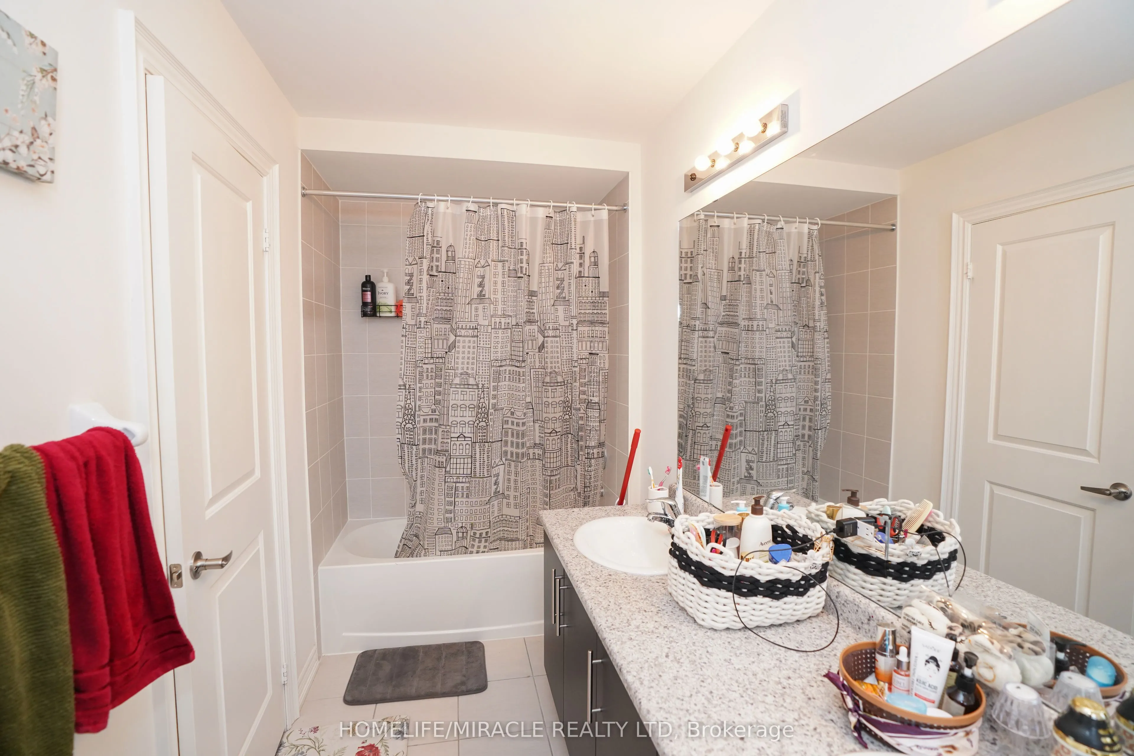 2 Queenpost Drive