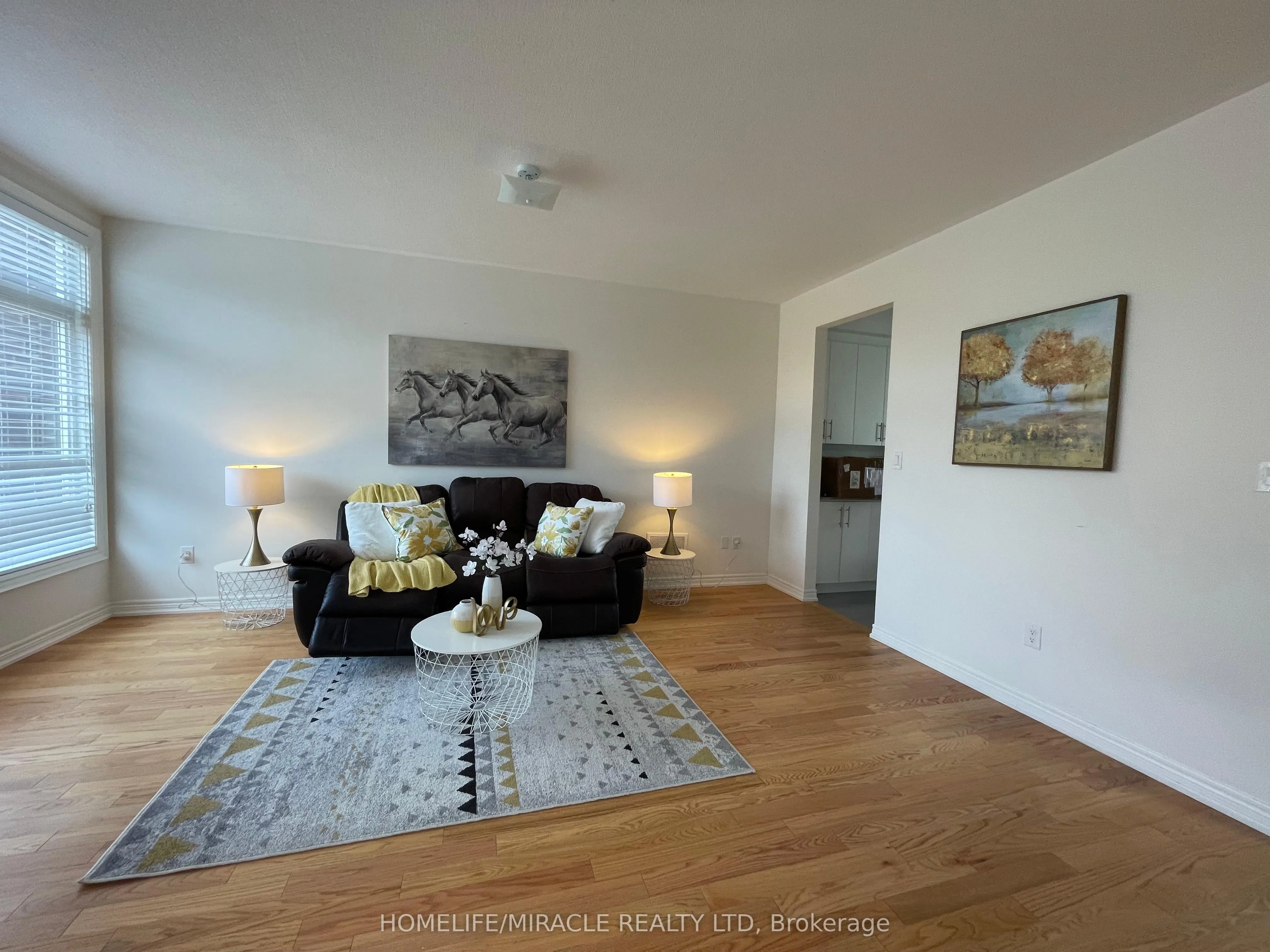 2 Queenpost Drive