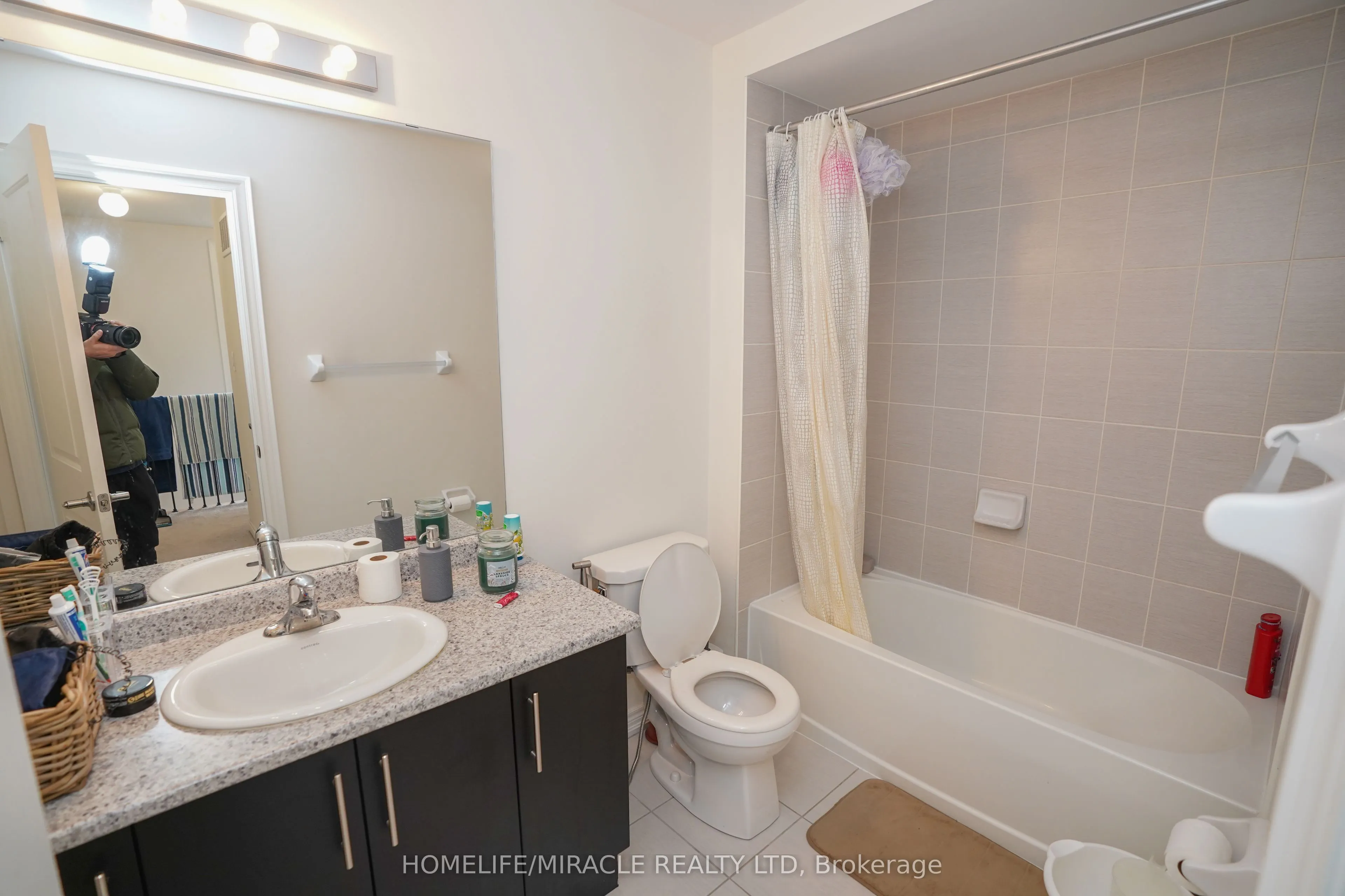 2 Queenpost Drive
