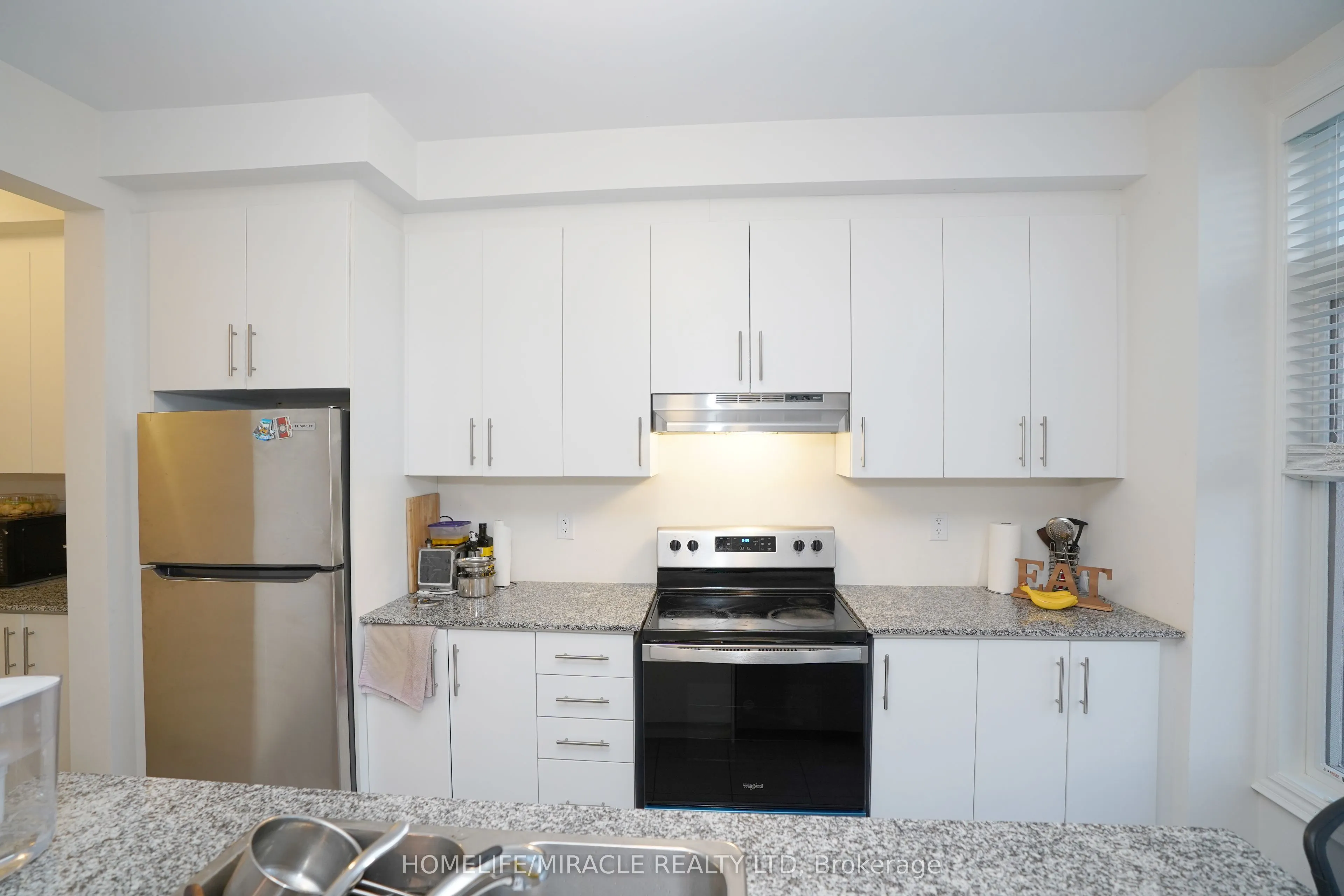 2 Queenpost Drive