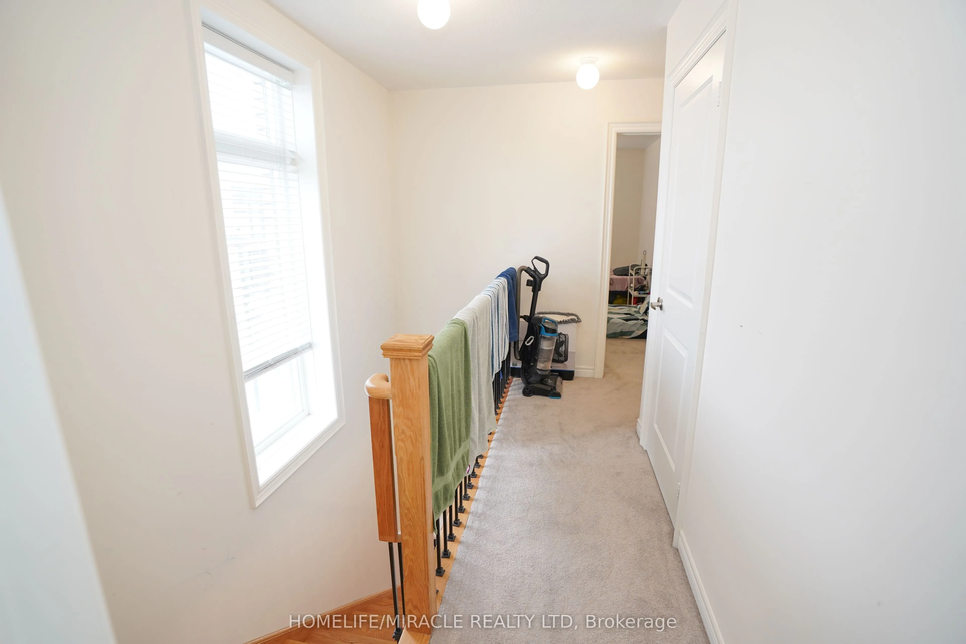 2 Queenpost Drive