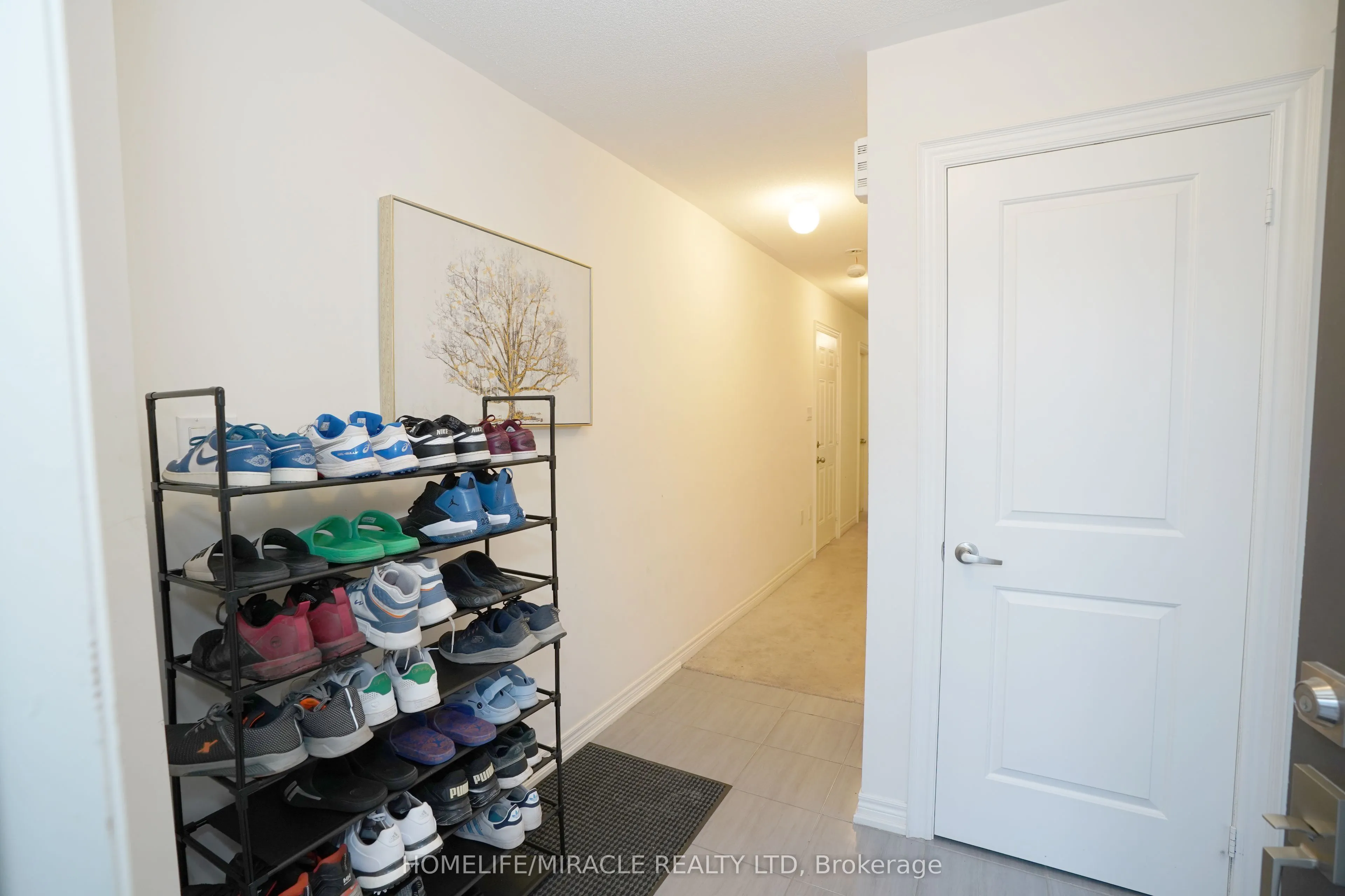 2 Queenpost Drive
