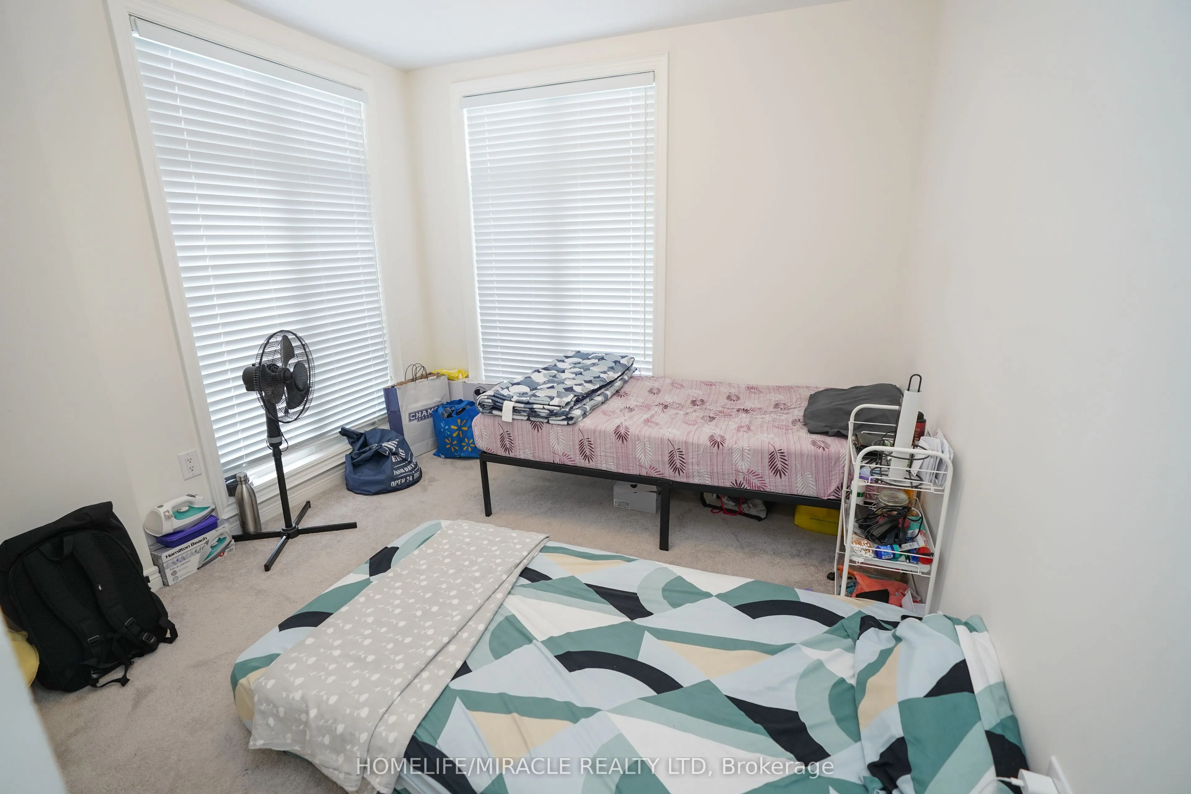 2 Queenpost Drive