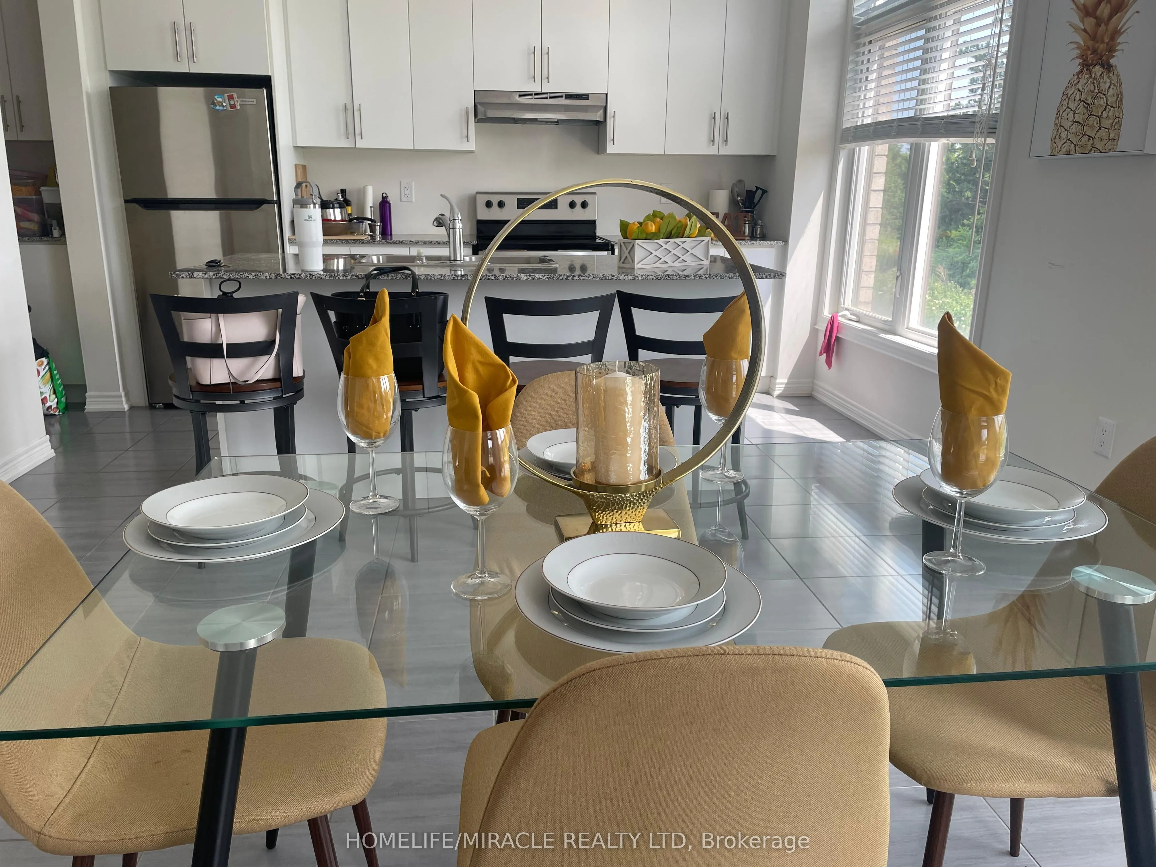 2 Queenpost Drive