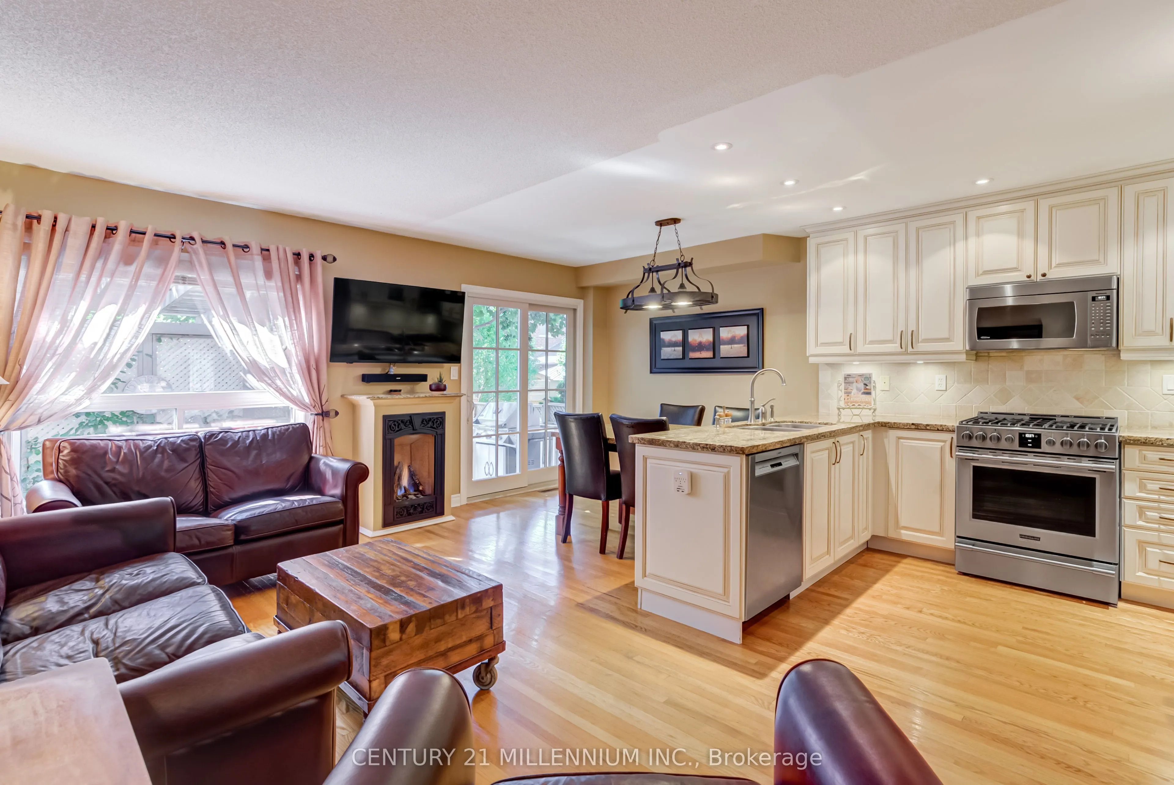 3854 Foxborough Trail