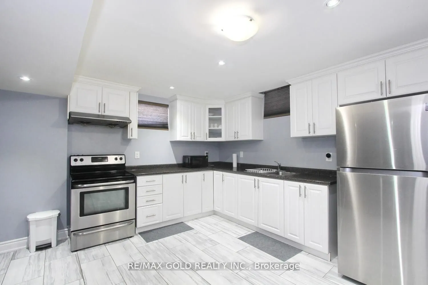 14 Ladbrook Crescent