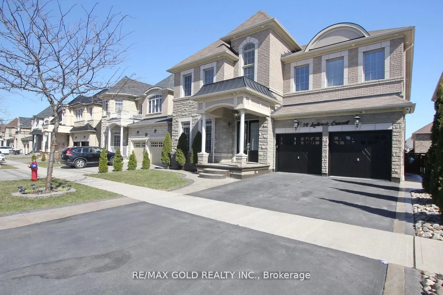 14 Ladbrook Crescent