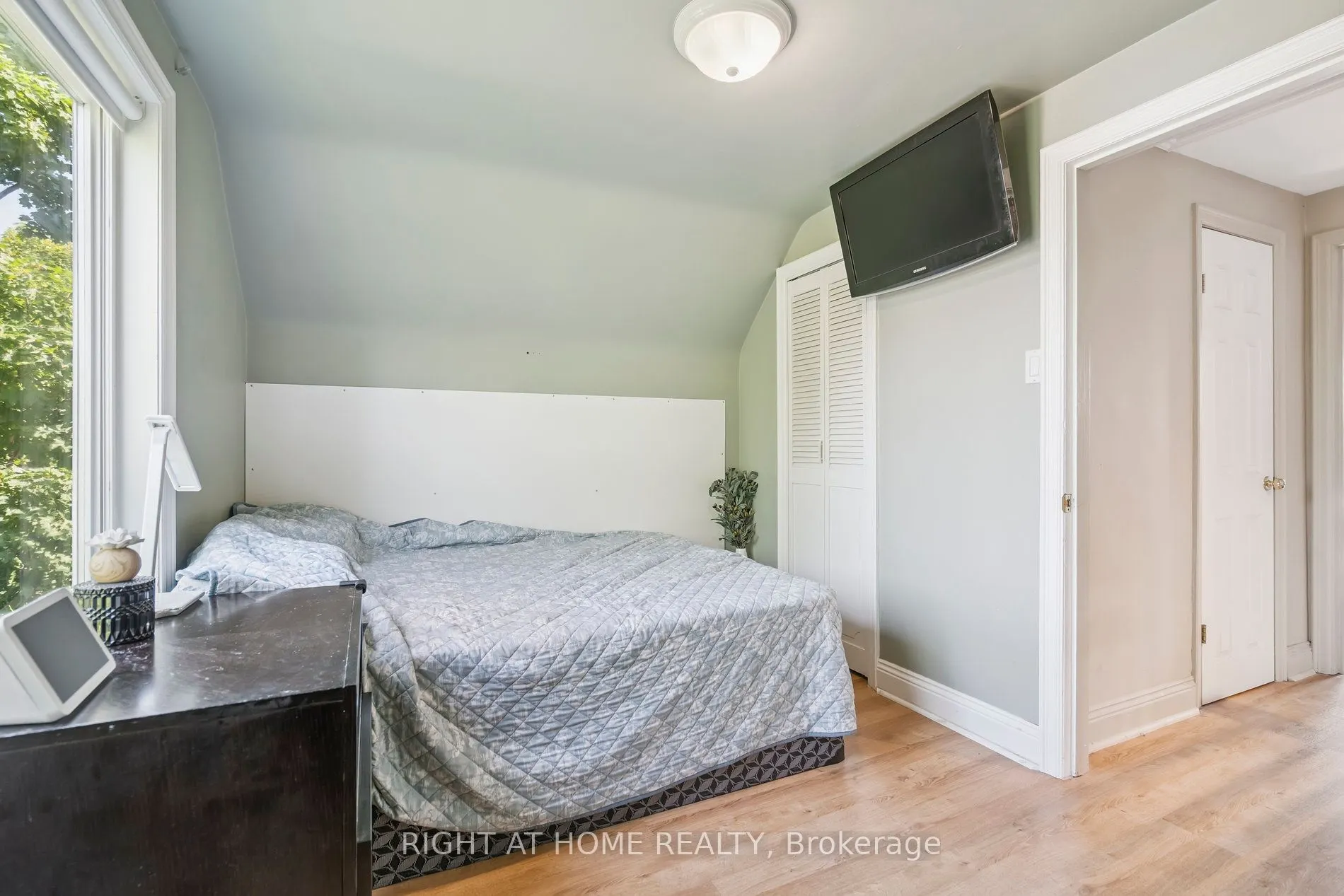 2343 Mountainside Drive