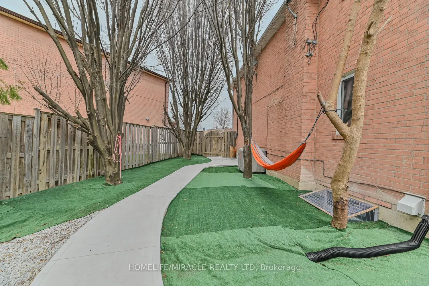 32 Plover Place