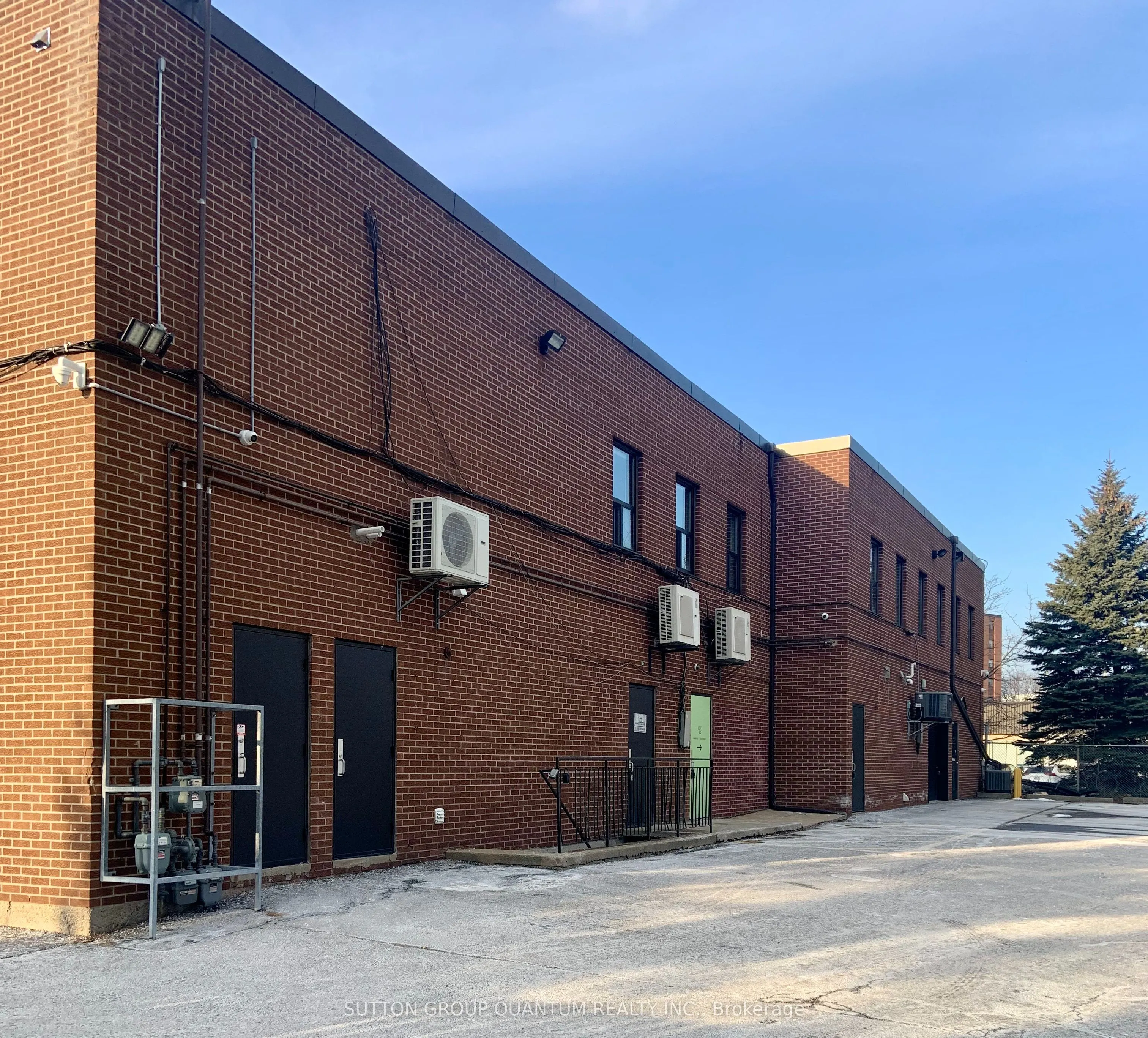 348 Lakeshore Road E, #204
