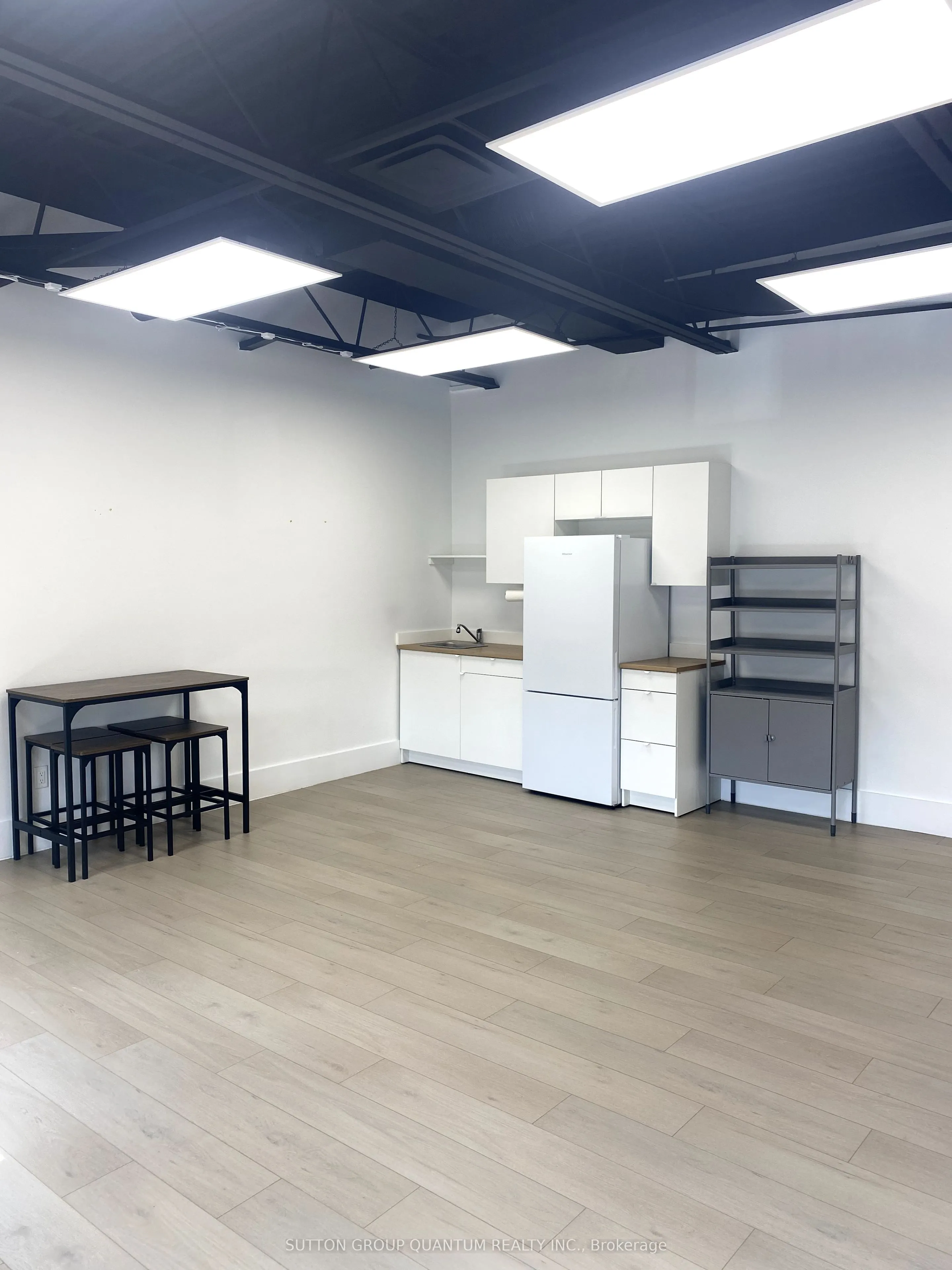 348 Lakeshore Road E, #204