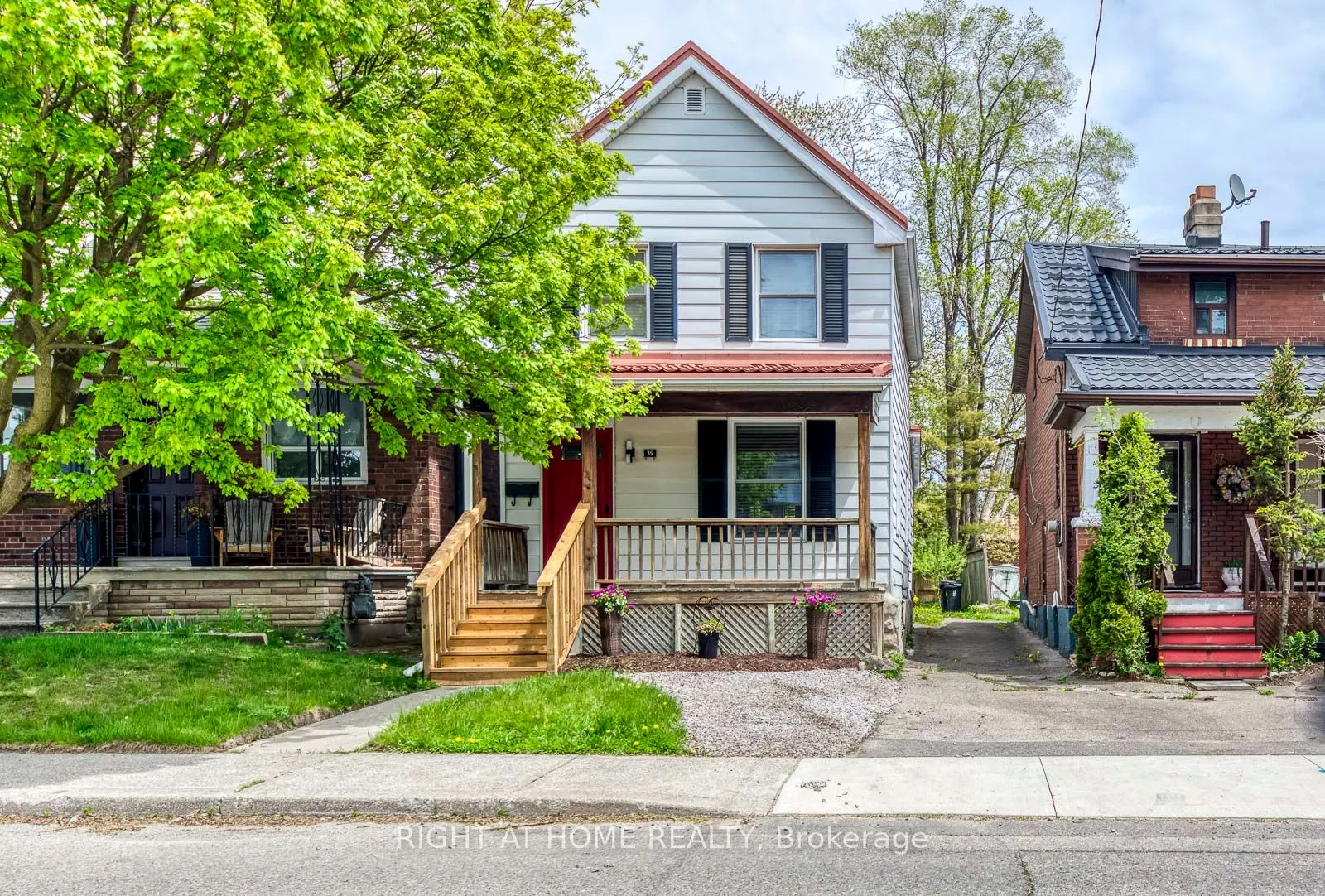 39 Sixteenth Street