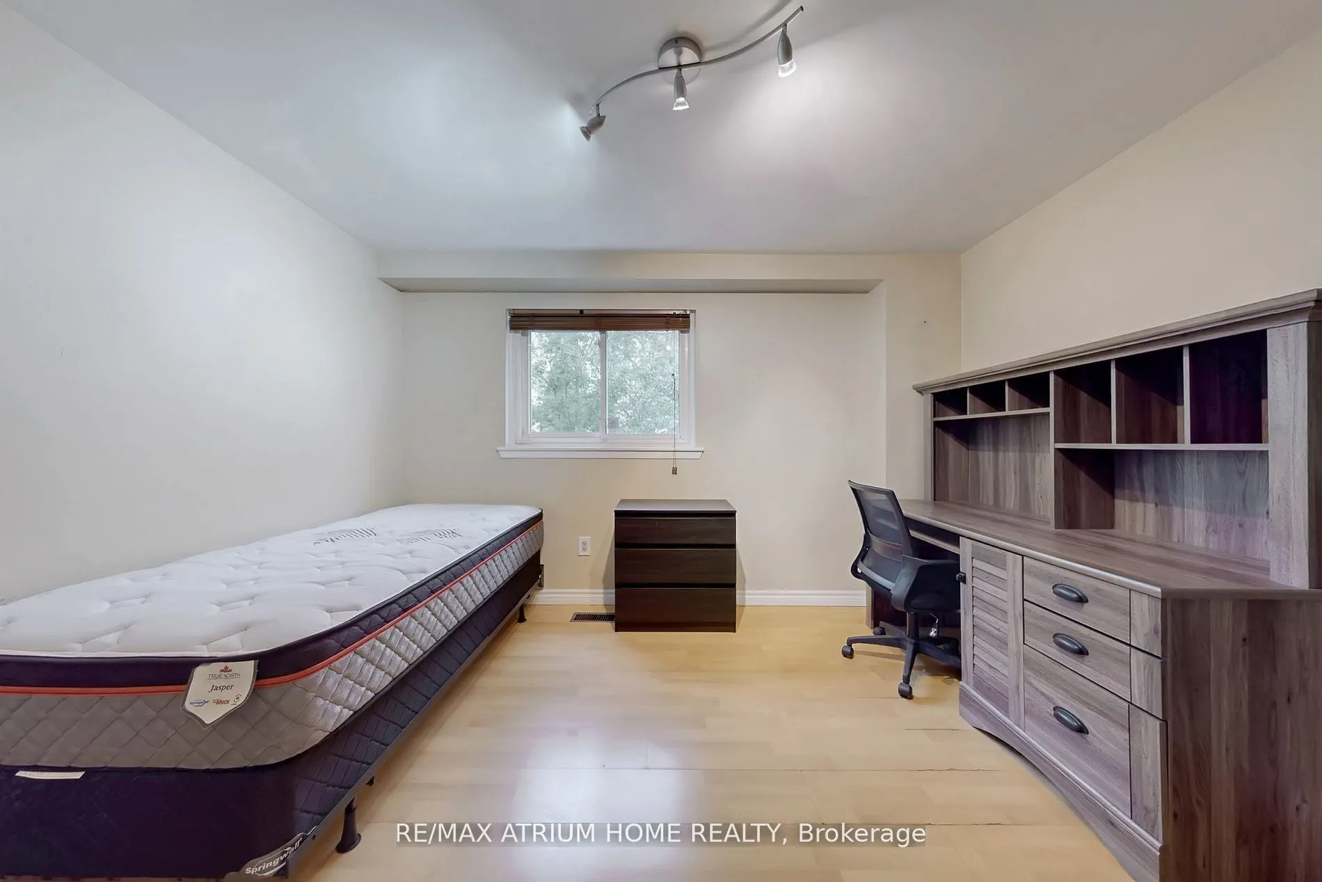 3672 Galeair Court