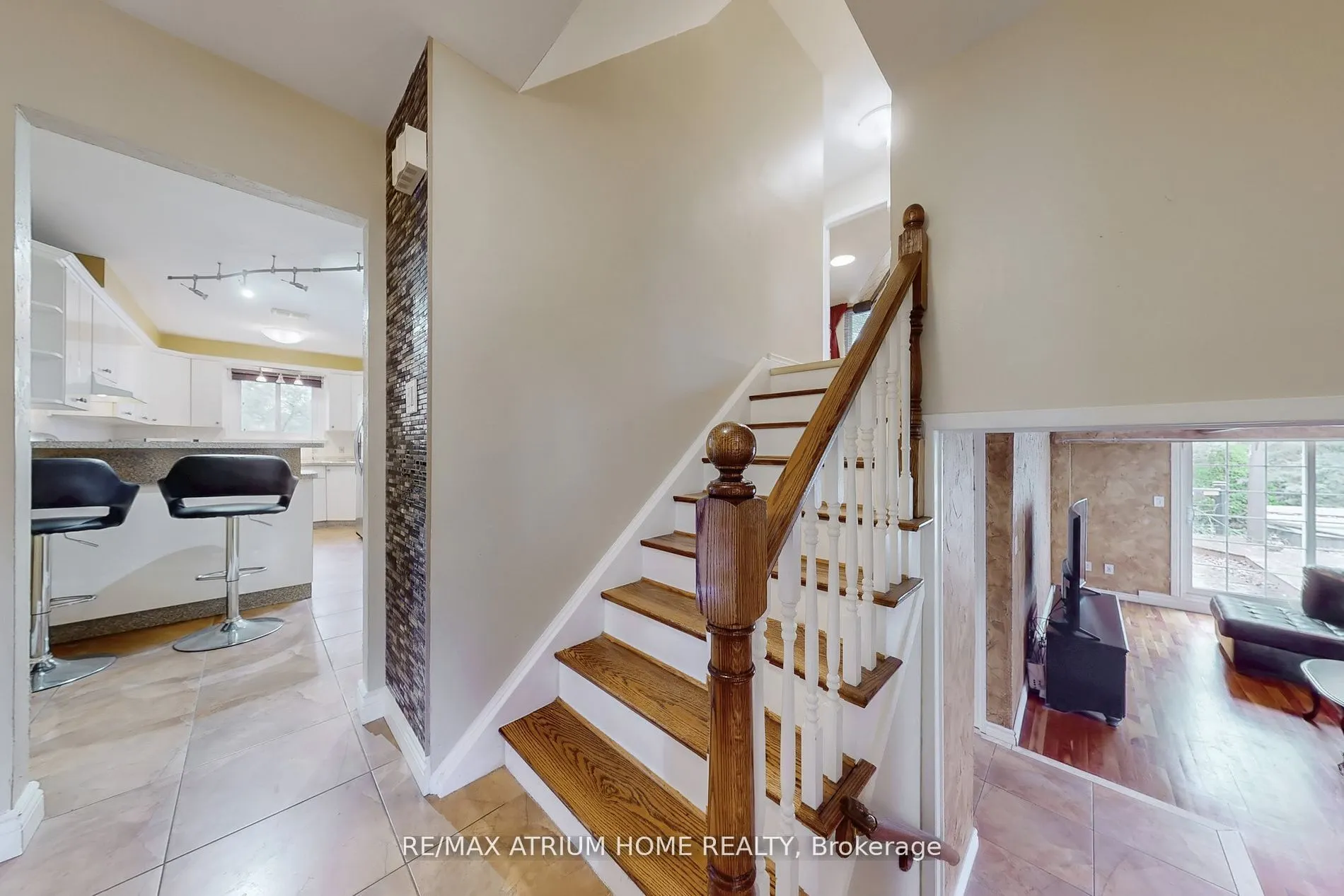 3672 Galeair Court