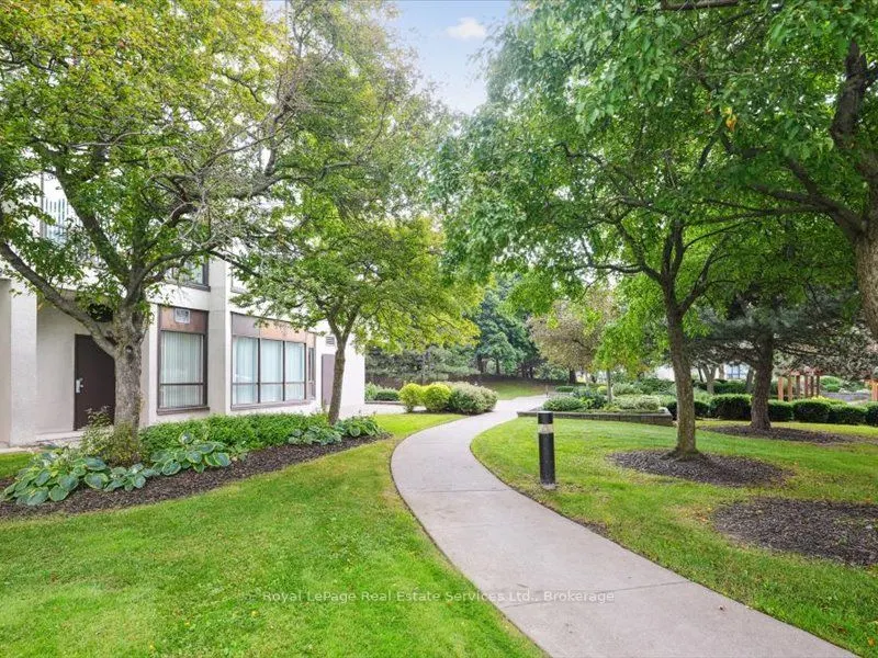 10 Laurelcrest Street, #910