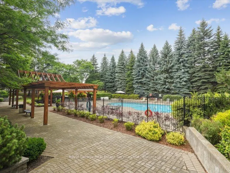 10 Laurelcrest Street, #910