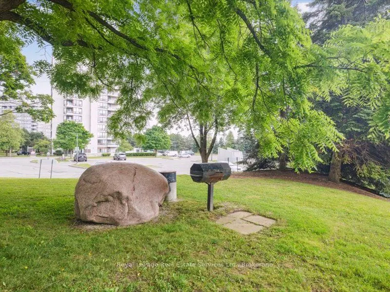 10 Laurelcrest Street, #910