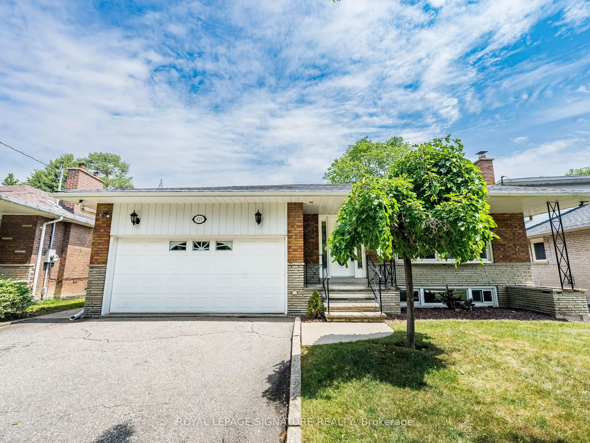 125 Decarie Circle