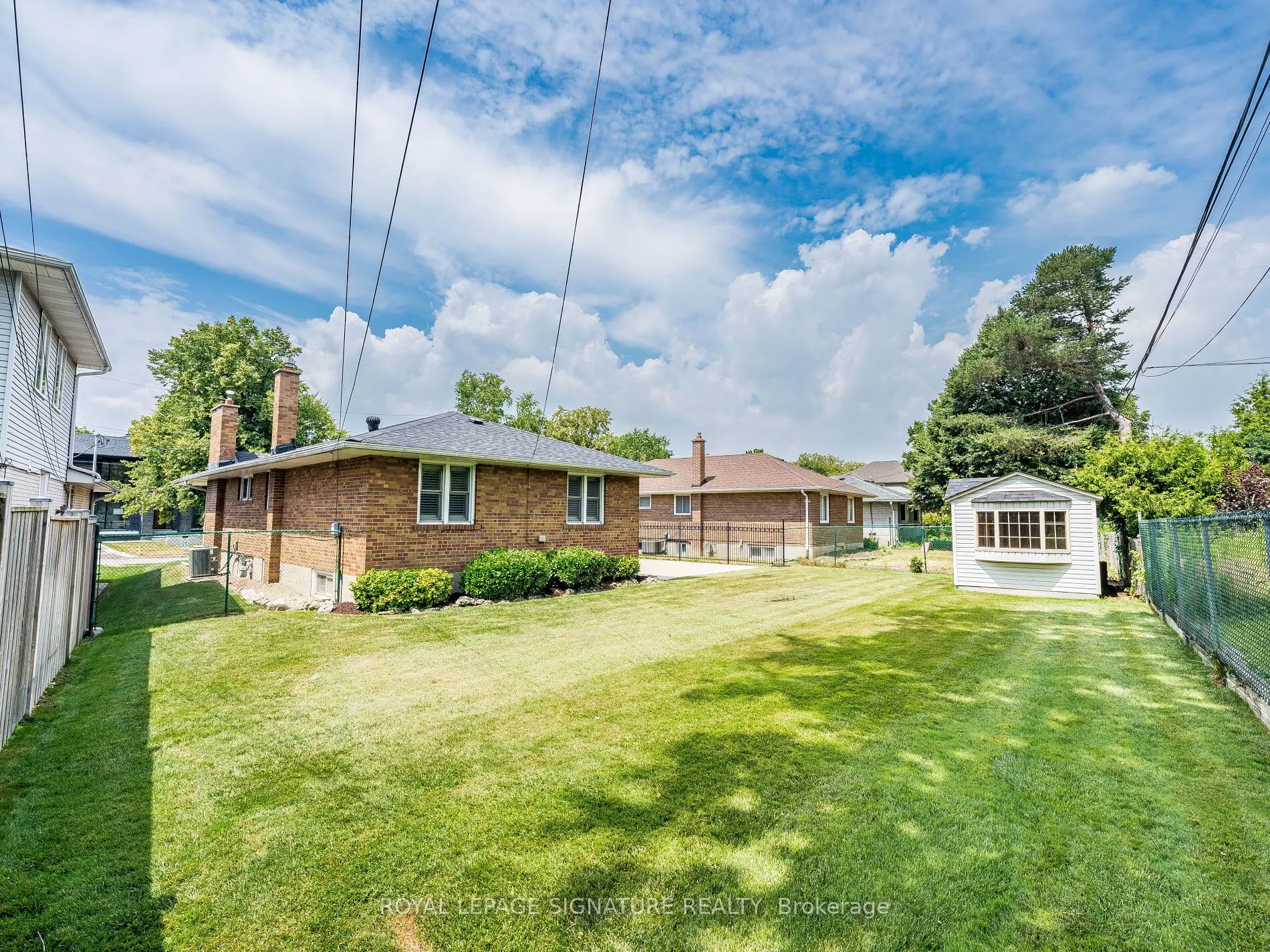125 Decarie Circle