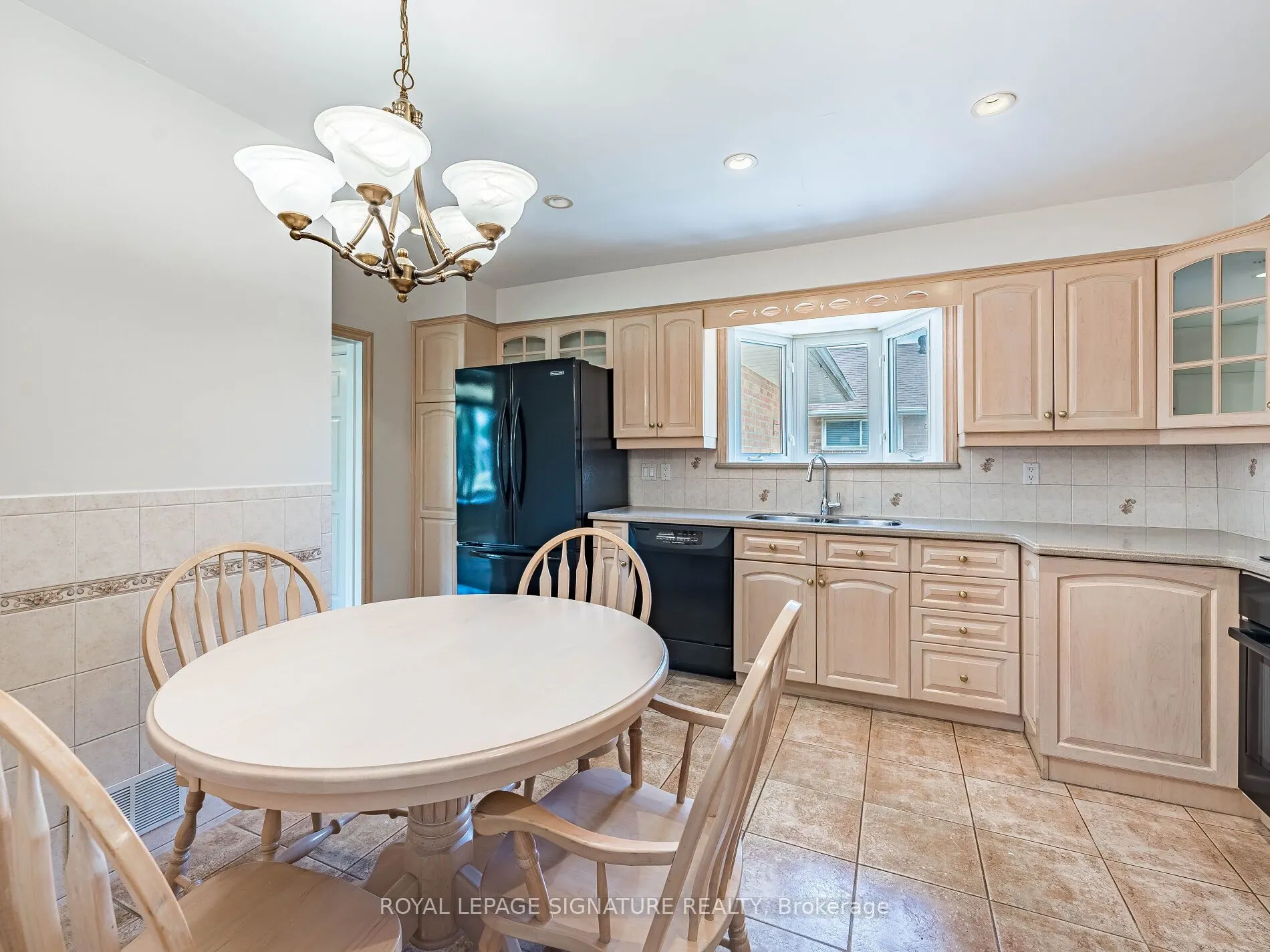 125 Decarie Circle