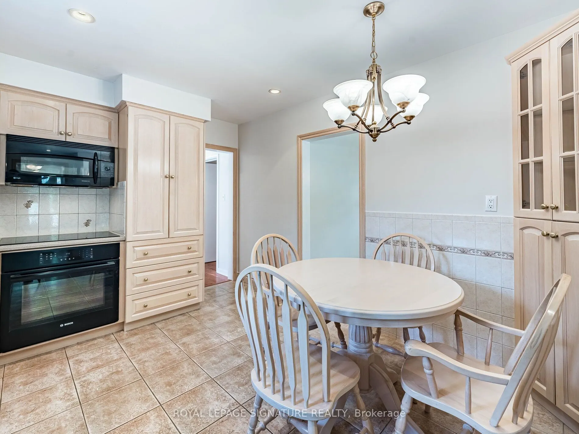 125 Decarie Circle