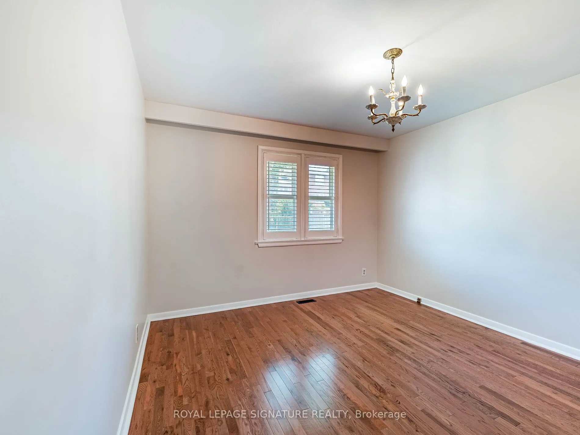 125 Decarie Circle