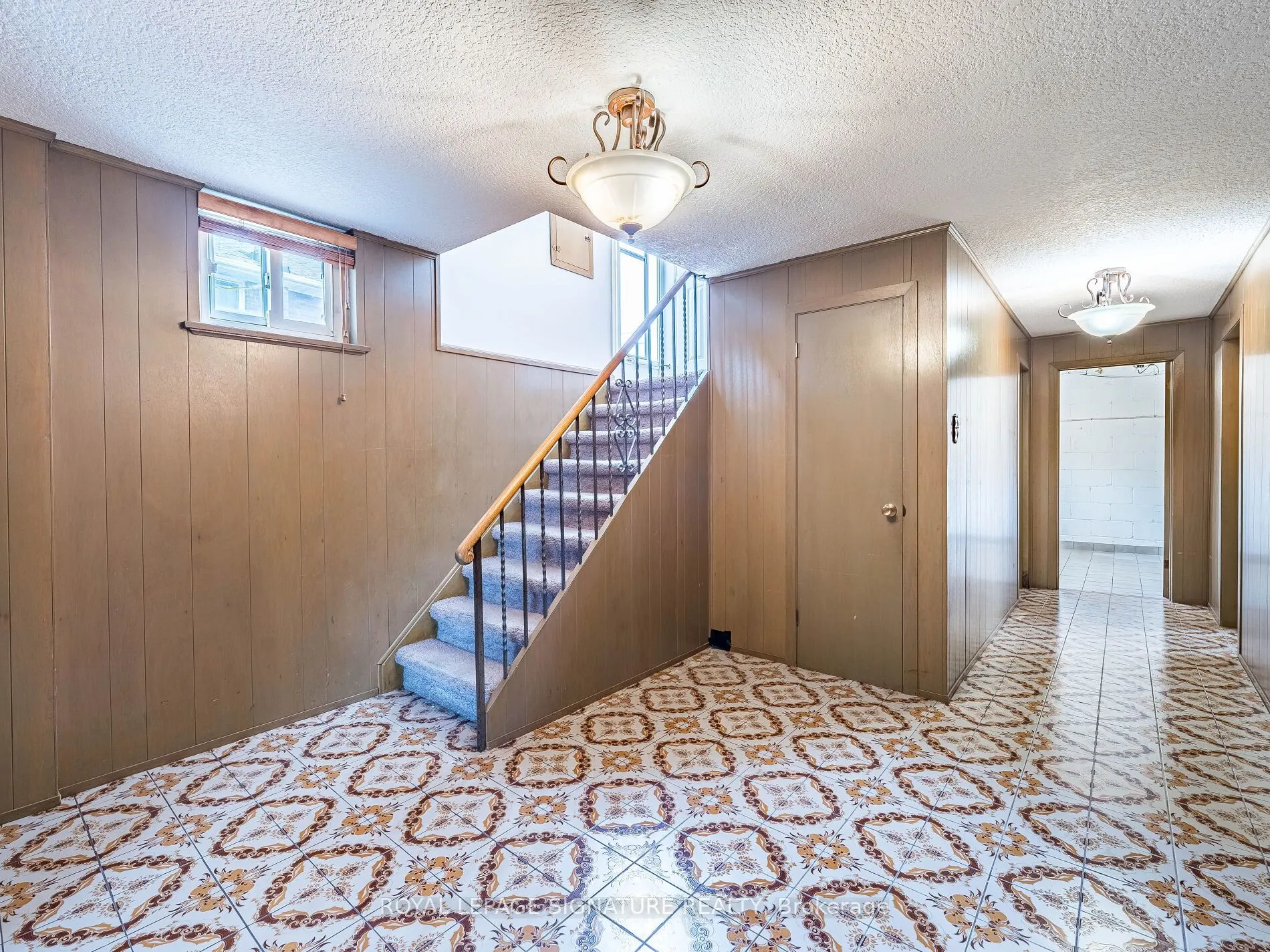 125 Decarie Circle